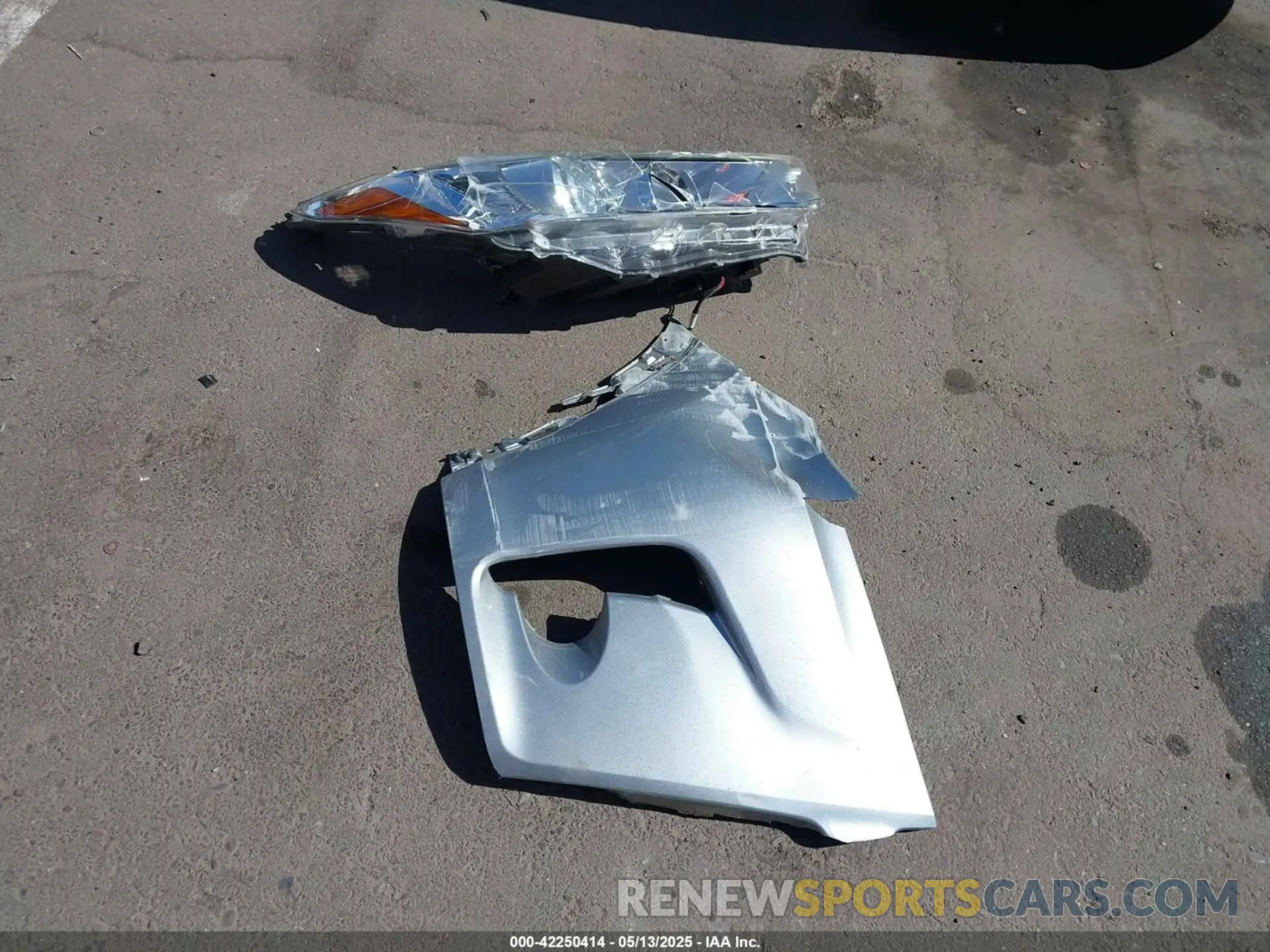 11 Photograph of a damaged car 5TDJZRFH4KS580932 TOYOTA HIGHLANDER 2019