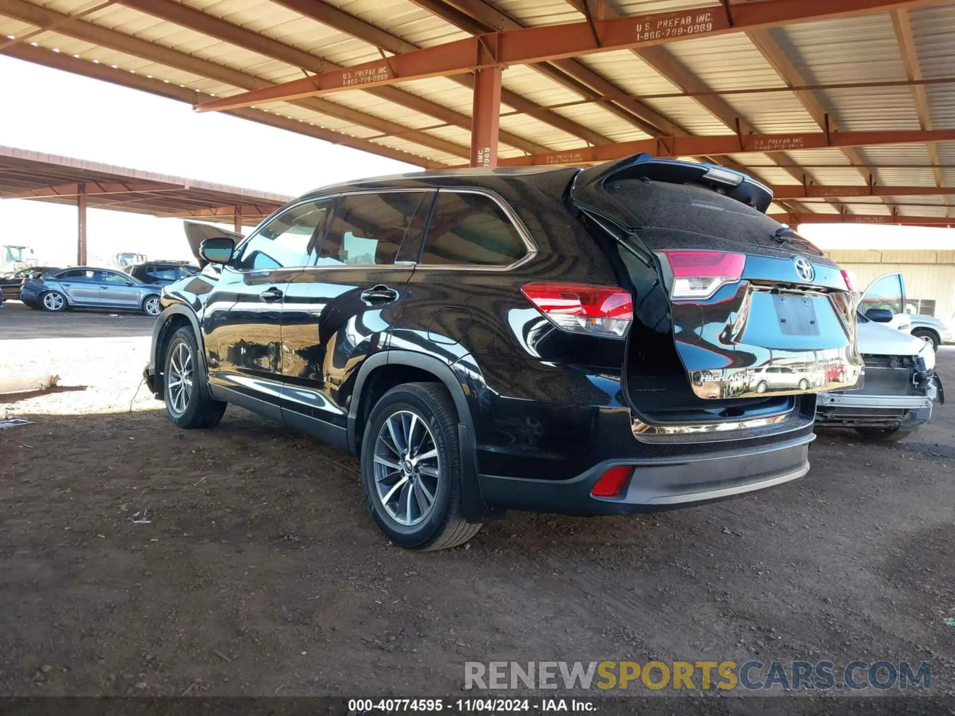3 Photograph of a damaged car 5TDJZRFH4KS582213 TOYOTA HIGHLANDER 2019