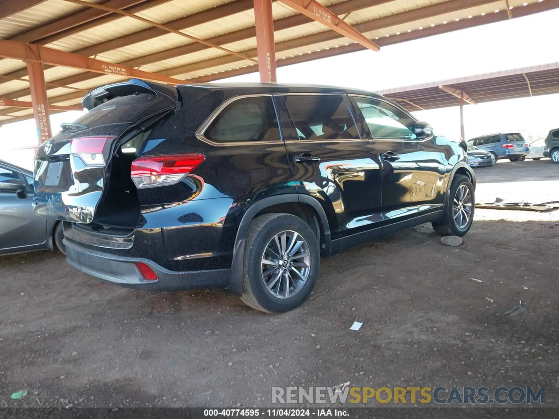 4 Photograph of a damaged car 5TDJZRFH4KS582213 TOYOTA HIGHLANDER 2019