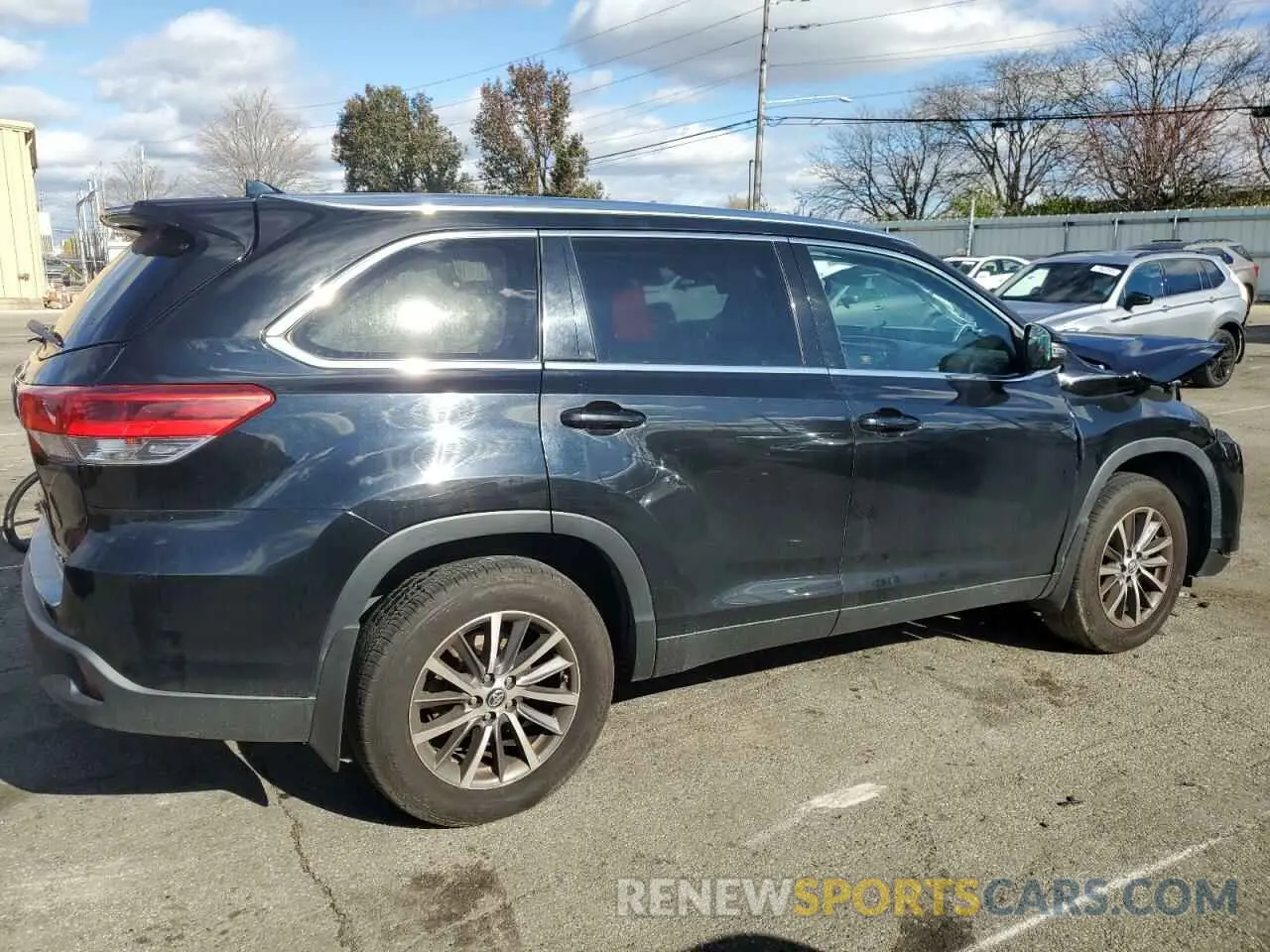 3 Photograph of a damaged car 5TDJZRFH4KS588769 TOYOTA HIGHLANDER 2019