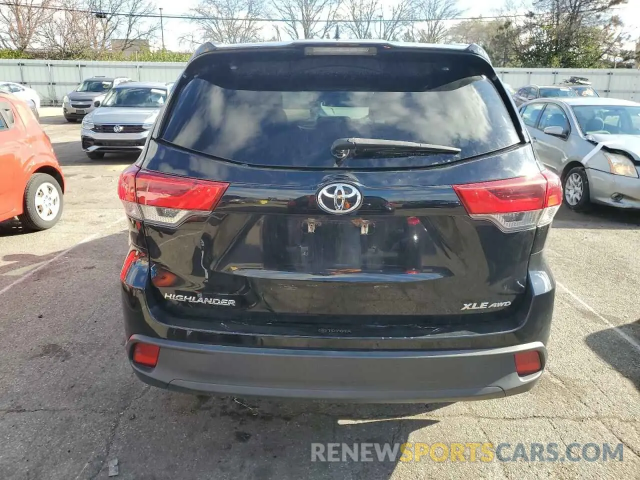 6 Photograph of a damaged car 5TDJZRFH4KS588769 TOYOTA HIGHLANDER 2019