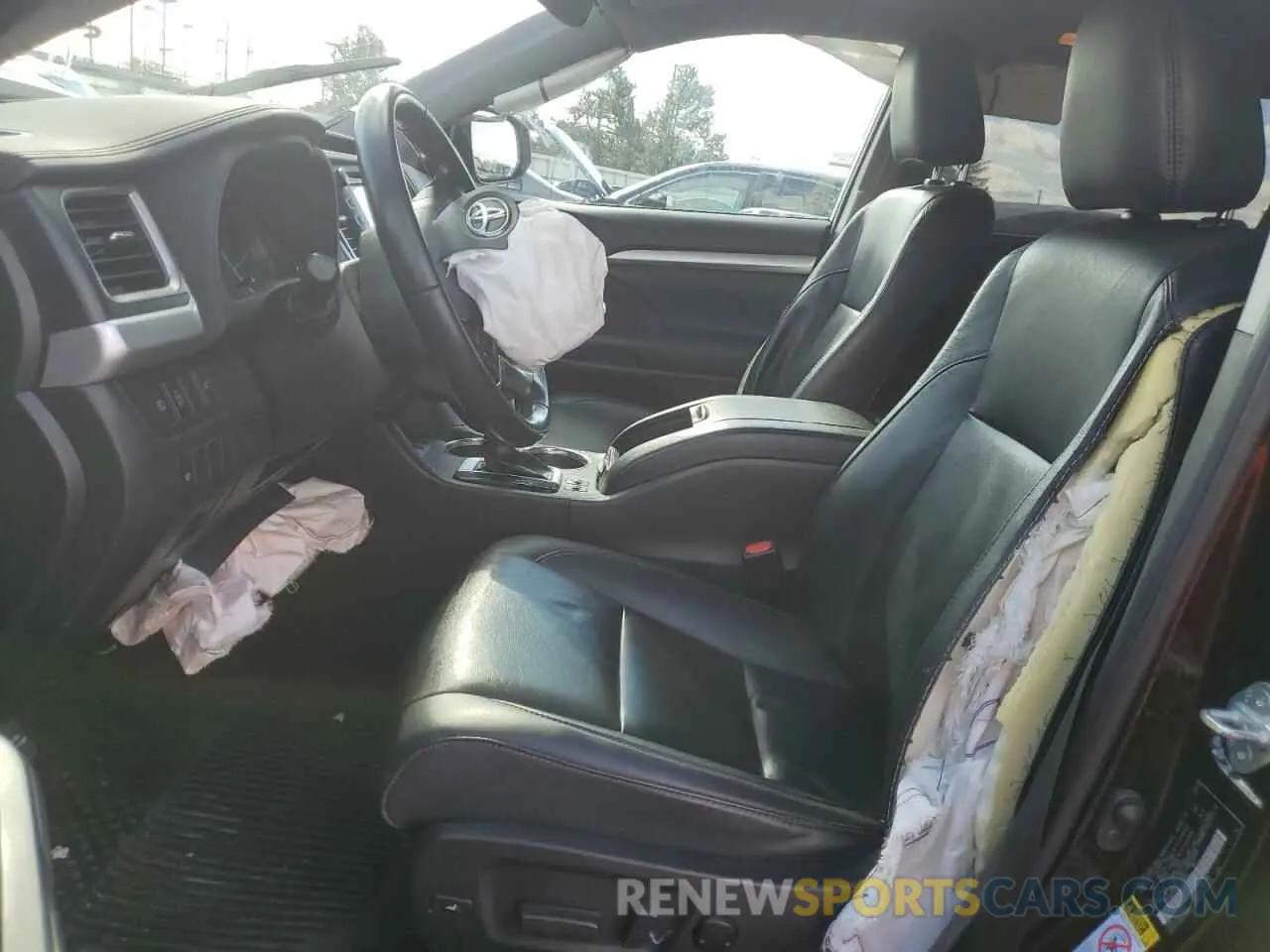 7 Photograph of a damaged car 5TDJZRFH4KS588769 TOYOTA HIGHLANDER 2019