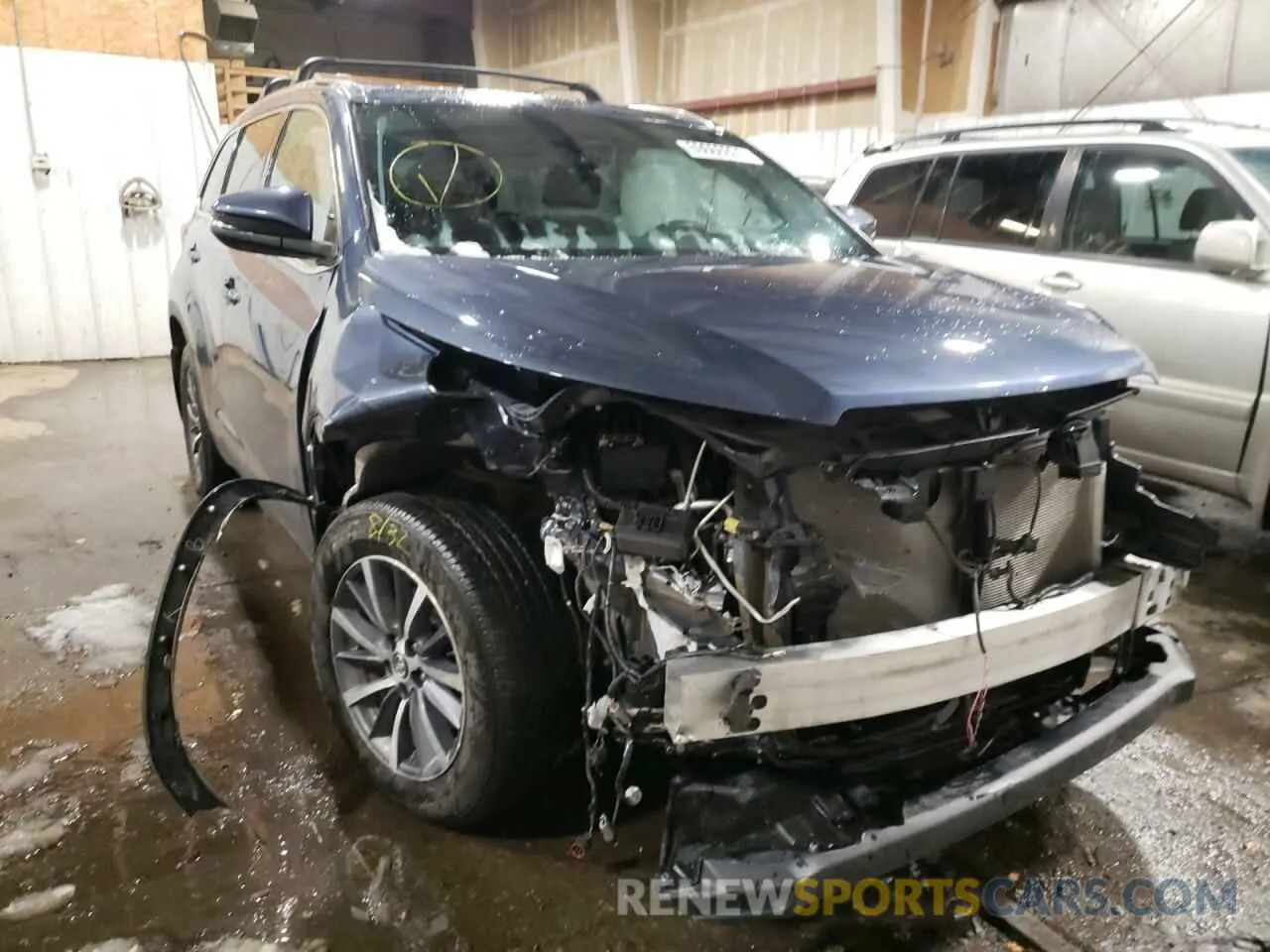 1 Фотография поврежденного автомобиля 5TDJZRFH4KS722874 TOYOTA HIGHLANDER 2019