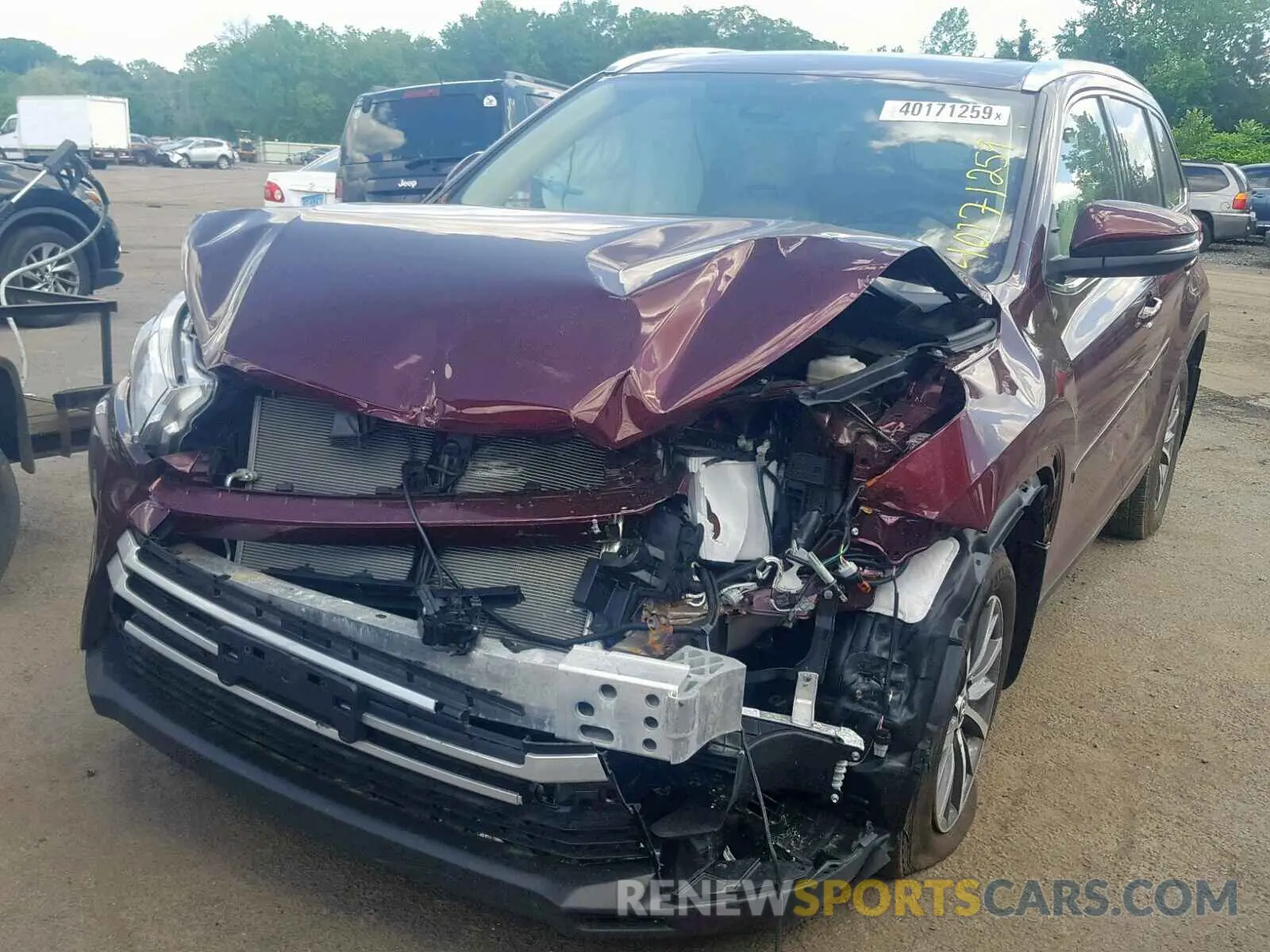 2 Photograph of a damaged car 5TDJZRFH4KS920032 TOYOTA HIGHLANDER 2019
