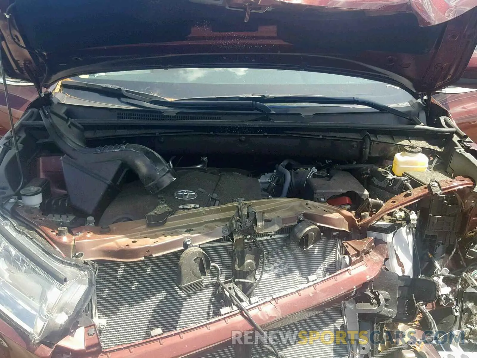 7 Photograph of a damaged car 5TDJZRFH4KS920032 TOYOTA HIGHLANDER 2019