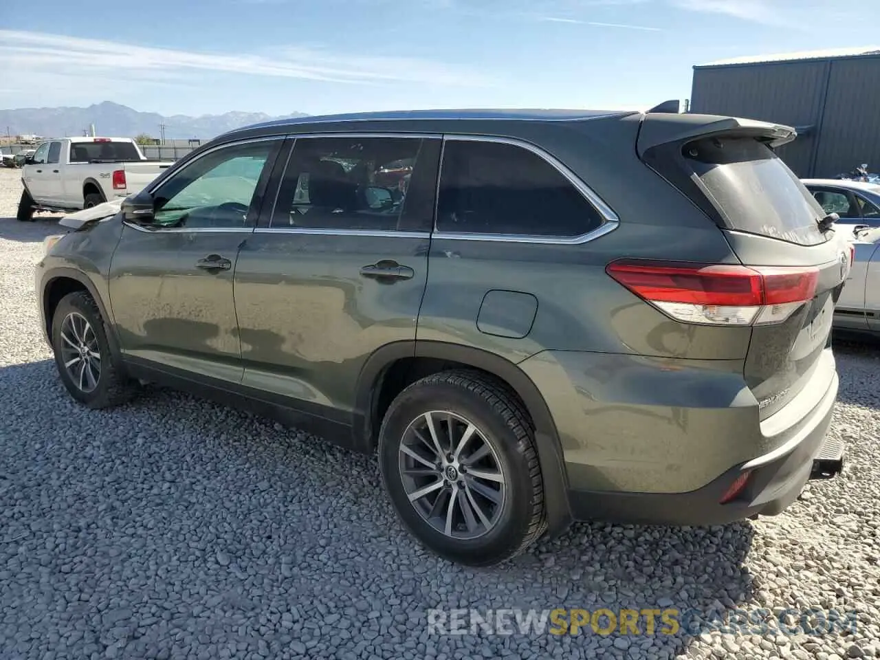 2 Photograph of a damaged car 5TDJZRFH4KS931600 TOYOTA HIGHLANDER 2019