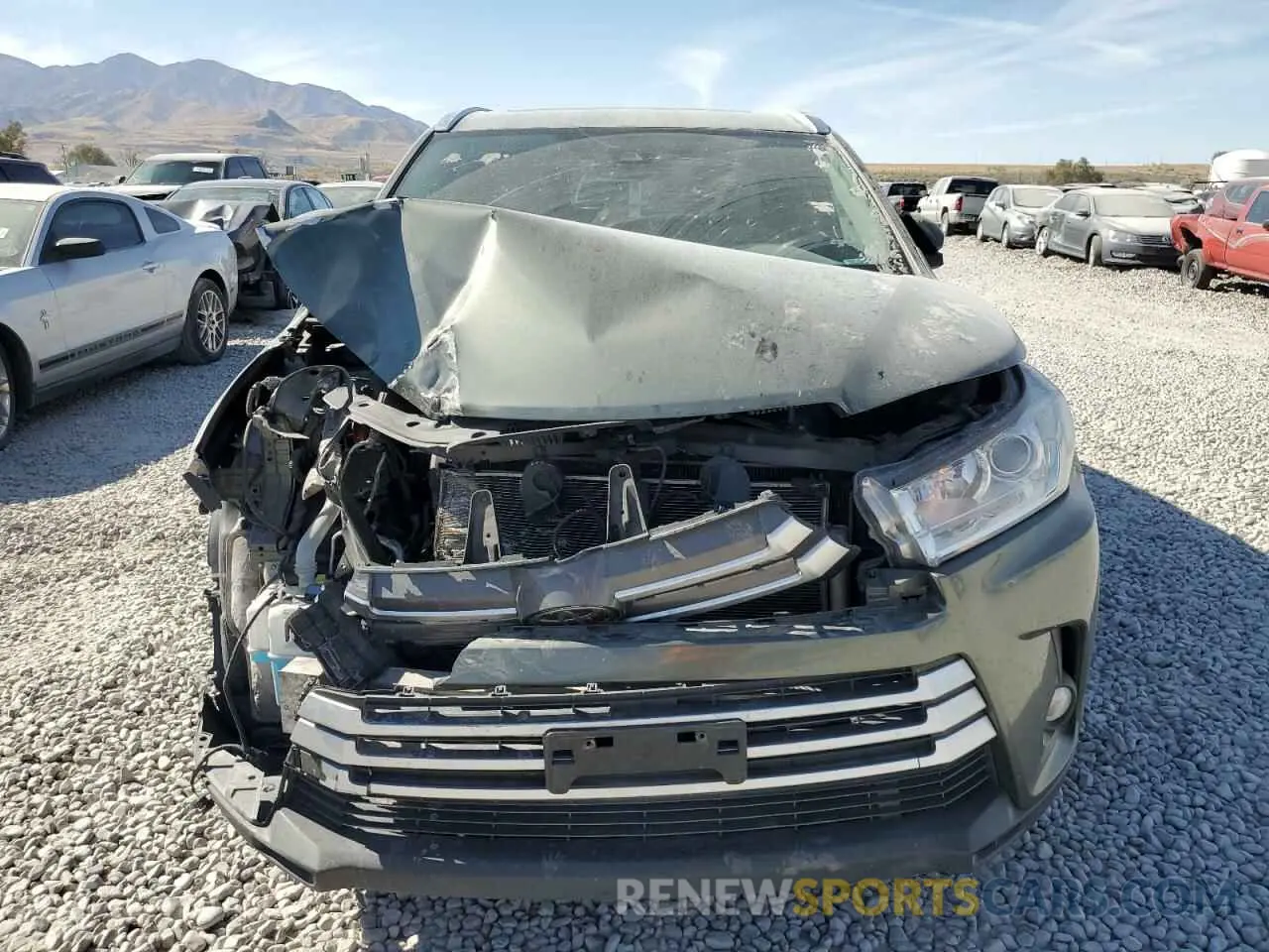 5 Photograph of a damaged car 5TDJZRFH4KS931600 TOYOTA HIGHLANDER 2019