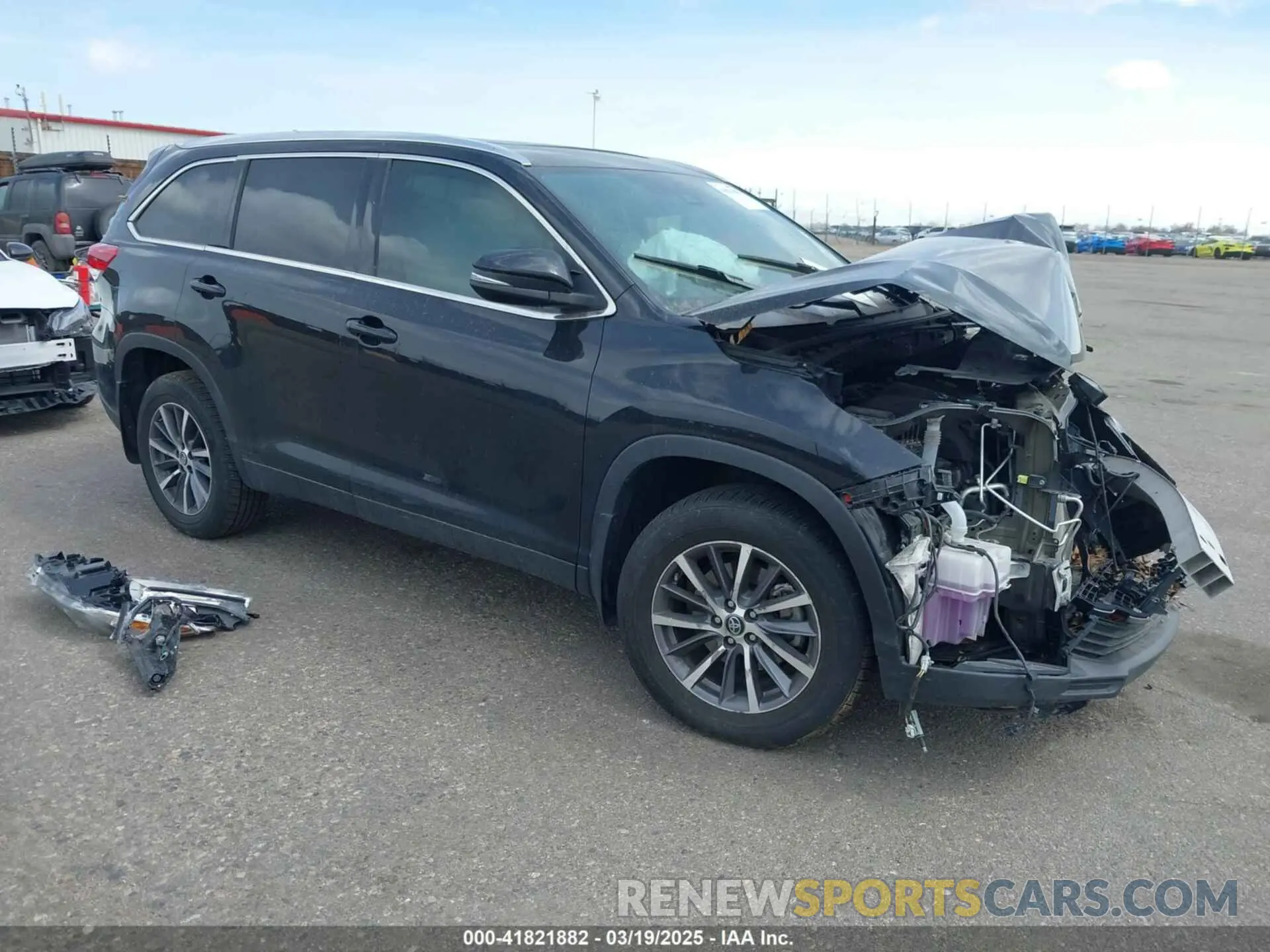1 Photograph of a damaged car 5TDJZRFH4KS936151 TOYOTA HIGHLANDER 2019