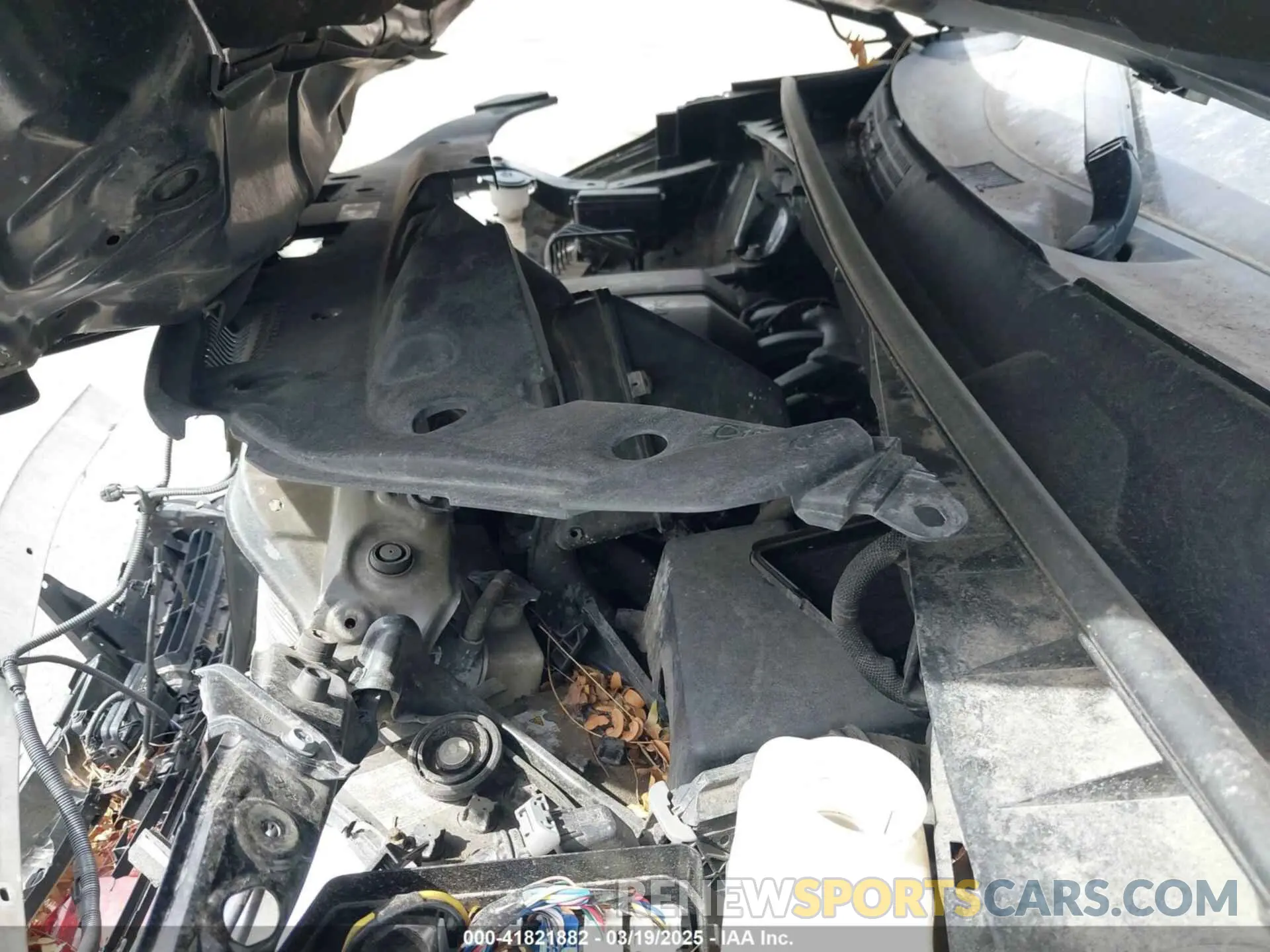 10 Photograph of a damaged car 5TDJZRFH4KS936151 TOYOTA HIGHLANDER 2019