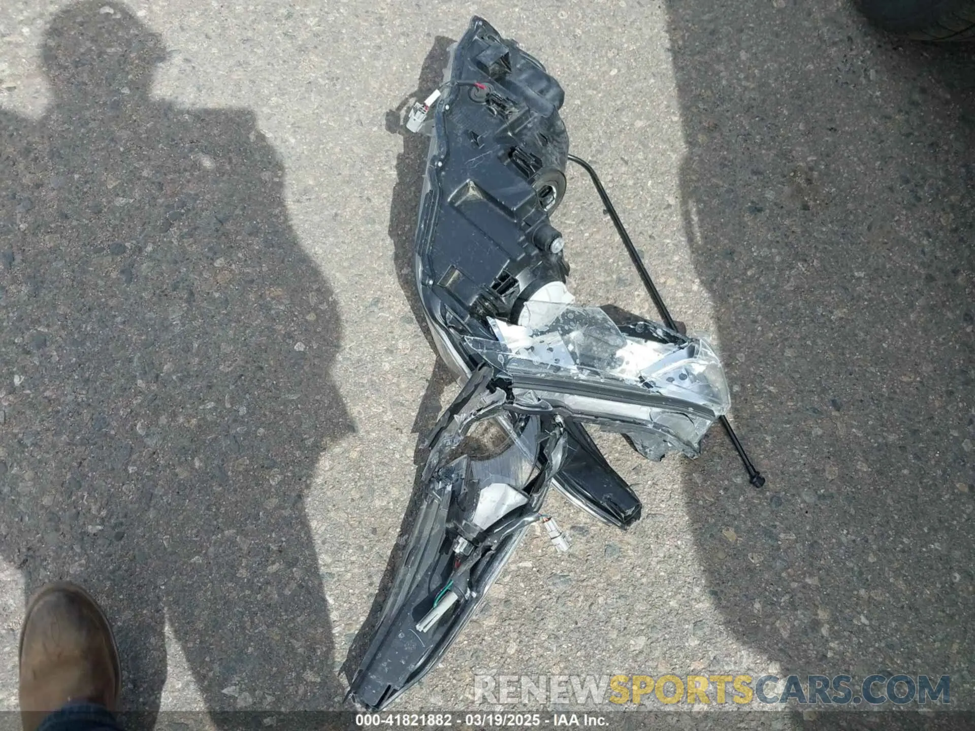 12 Photograph of a damaged car 5TDJZRFH4KS936151 TOYOTA HIGHLANDER 2019