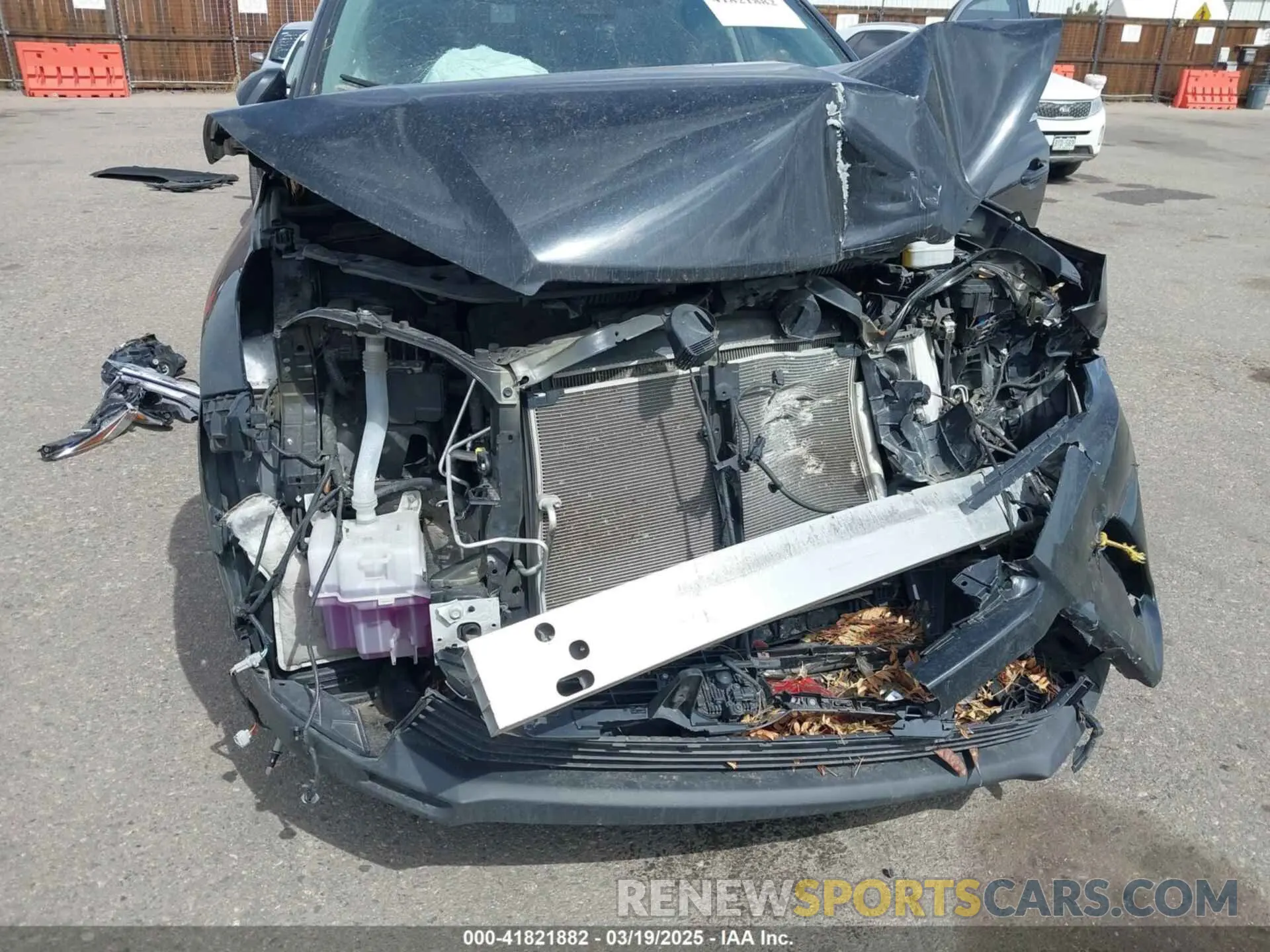 6 Photograph of a damaged car 5TDJZRFH4KS936151 TOYOTA HIGHLANDER 2019
