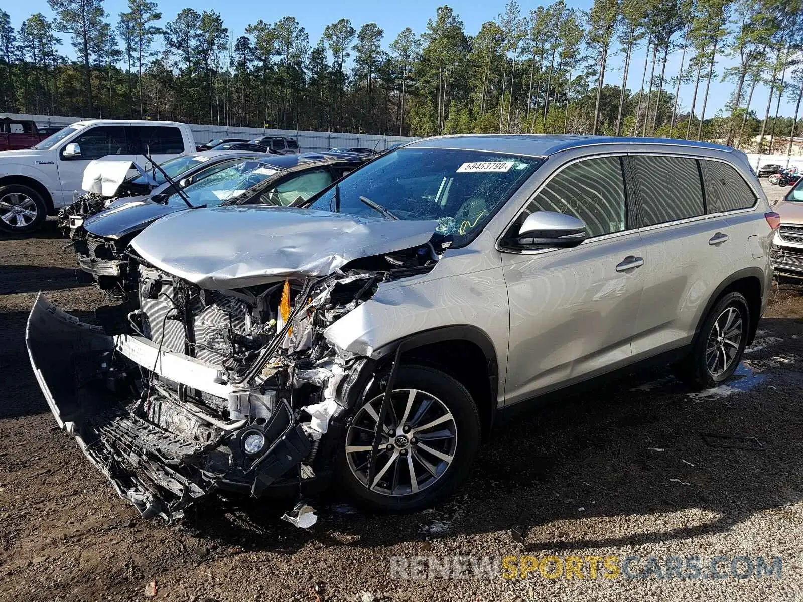 2 Photograph of a damaged car 5TDJZRFH4KS937753 TOYOTA HIGHLANDER 2019