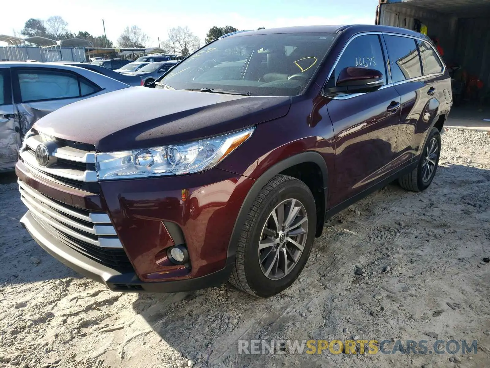2 Photograph of a damaged car 5TDJZRFH4KS973054 TOYOTA HIGHLANDER 2019