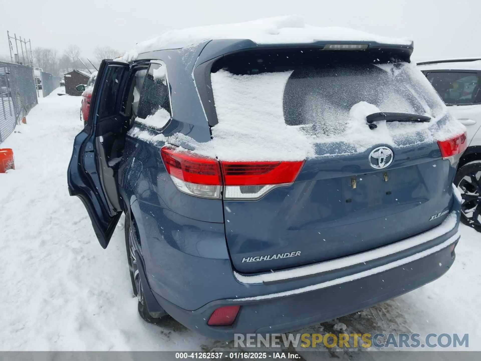 3 Фотография поврежденного автомобиля 5TDJZRFH4KS999914 TOYOTA HIGHLANDER 2019