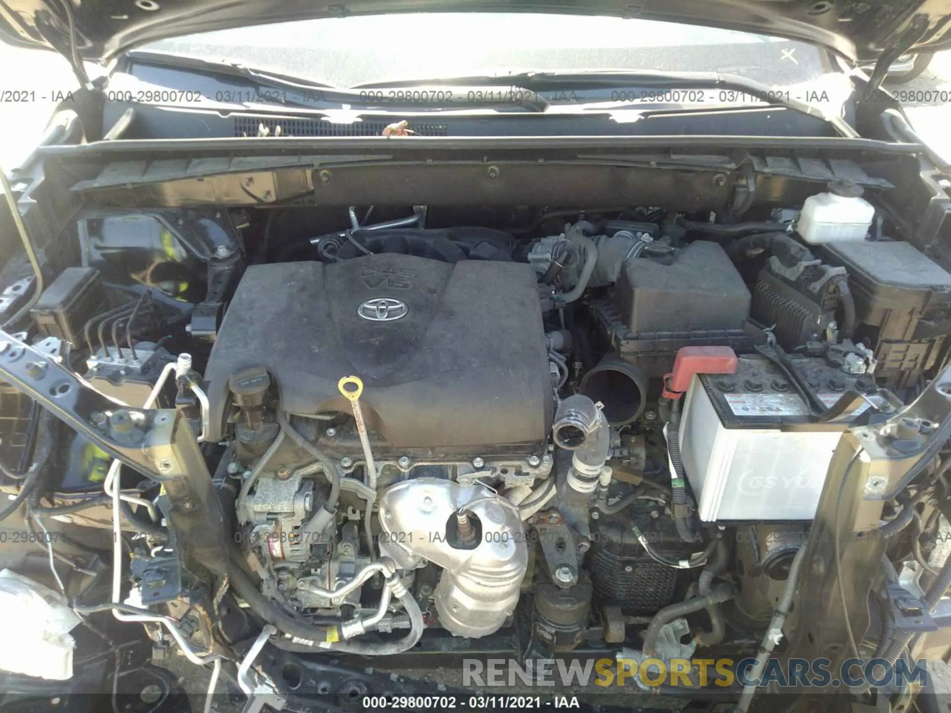 10 Photograph of a damaged car 5TDJZRFH5KS568255 TOYOTA HIGHLANDER 2019