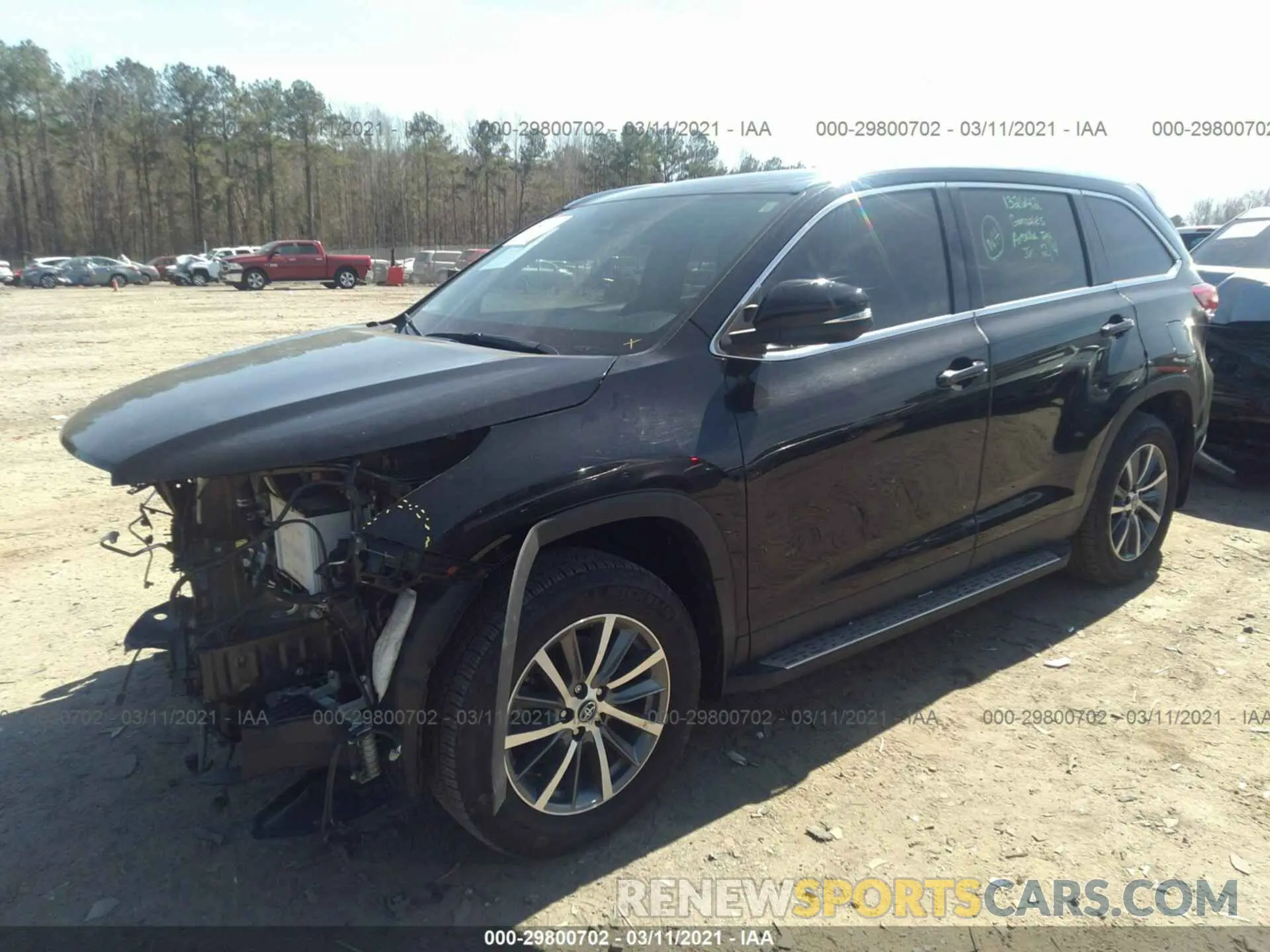 2 Photograph of a damaged car 5TDJZRFH5KS568255 TOYOTA HIGHLANDER 2019