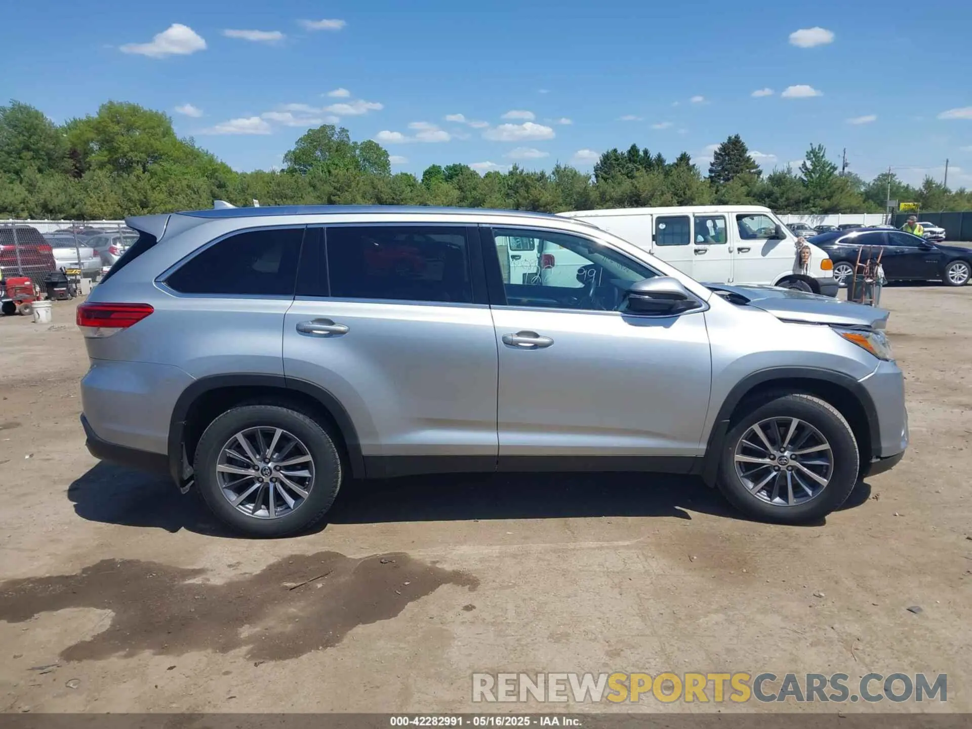 13 Фотография поврежденного автомобиля 5TDJZRFH5KS570670 TOYOTA HIGHLANDER 2019