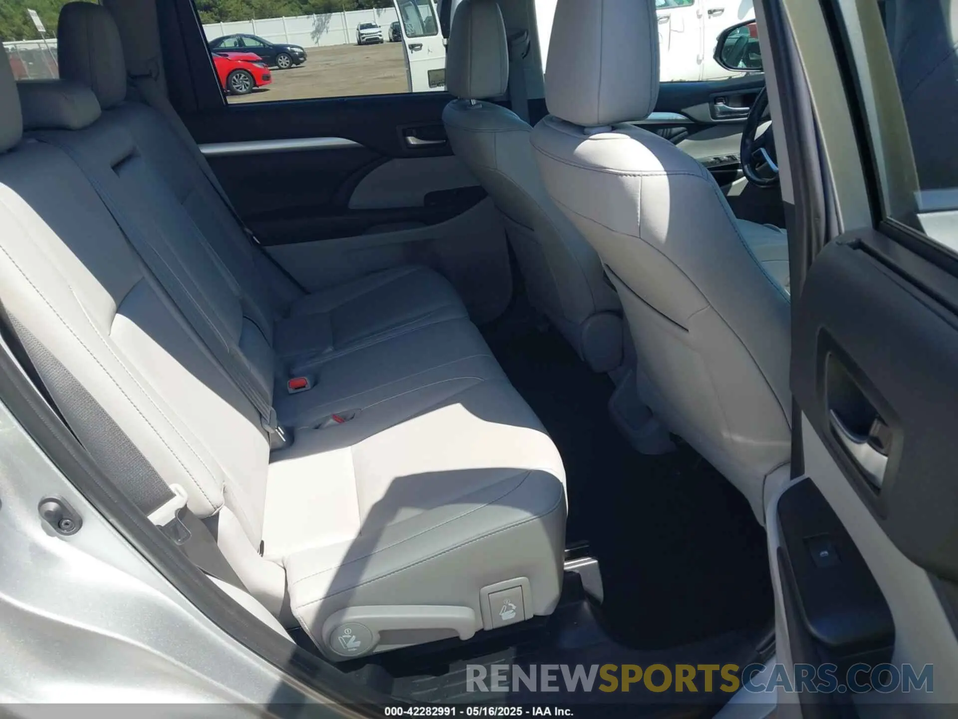 8 Фотография поврежденного автомобиля 5TDJZRFH5KS570670 TOYOTA HIGHLANDER 2019