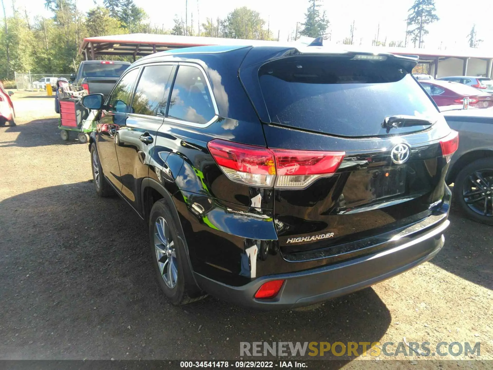 3 Фотография поврежденного автомобиля 5TDJZRFH5KS571849 TOYOTA HIGHLANDER 2019