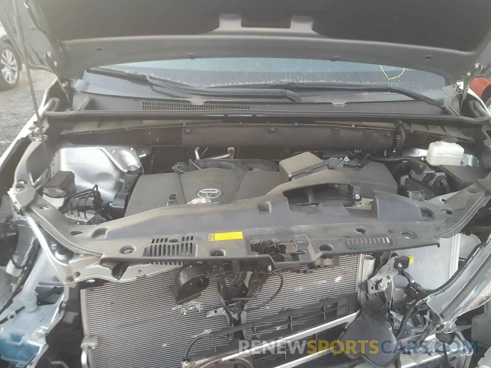 7 Photograph of a damaged car 5TDJZRFH5KS574119 TOYOTA HIGHLANDER 2019