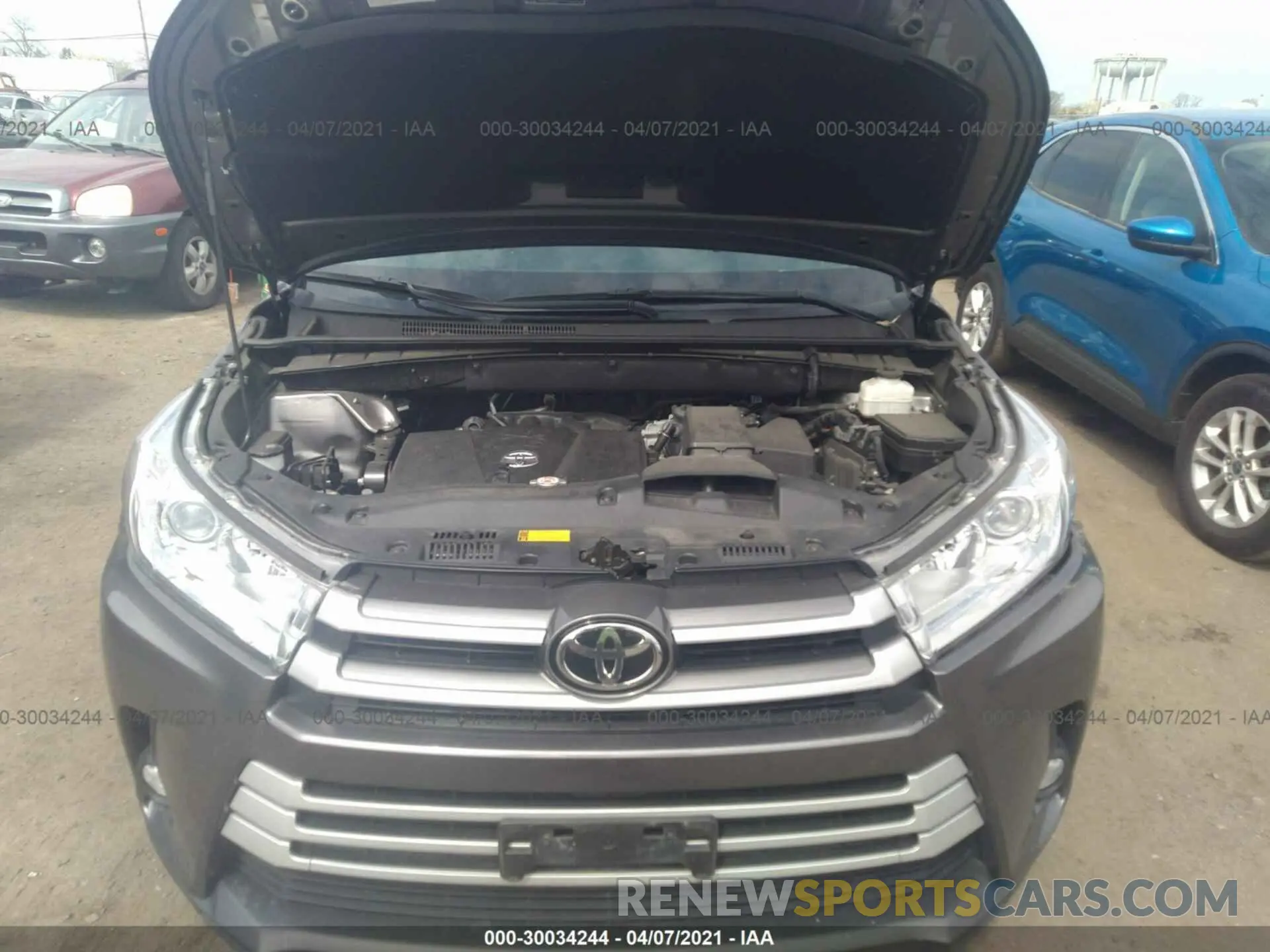 10 Photograph of a damaged car 5TDJZRFH5KS594905 TOYOTA HIGHLANDER 2019