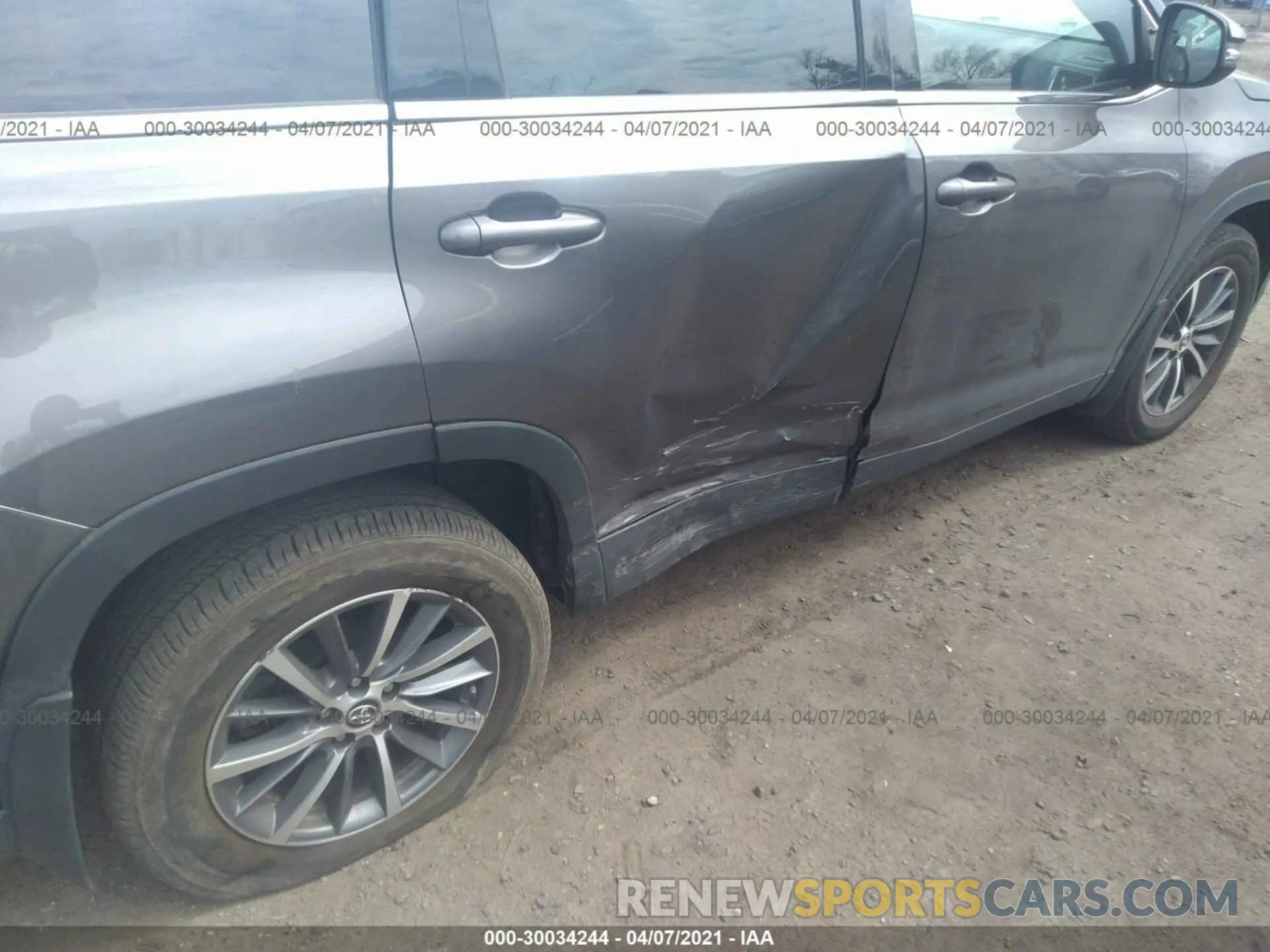 6 Photograph of a damaged car 5TDJZRFH5KS594905 TOYOTA HIGHLANDER 2019