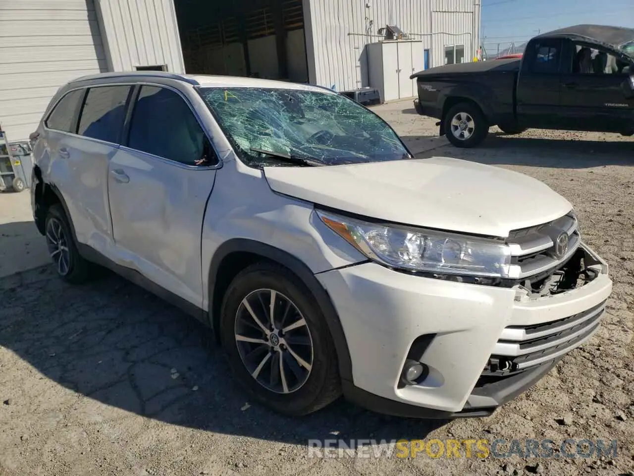1 Фотография поврежденного автомобиля 5TDJZRFH5KS606714 TOYOTA HIGHLANDER 2019