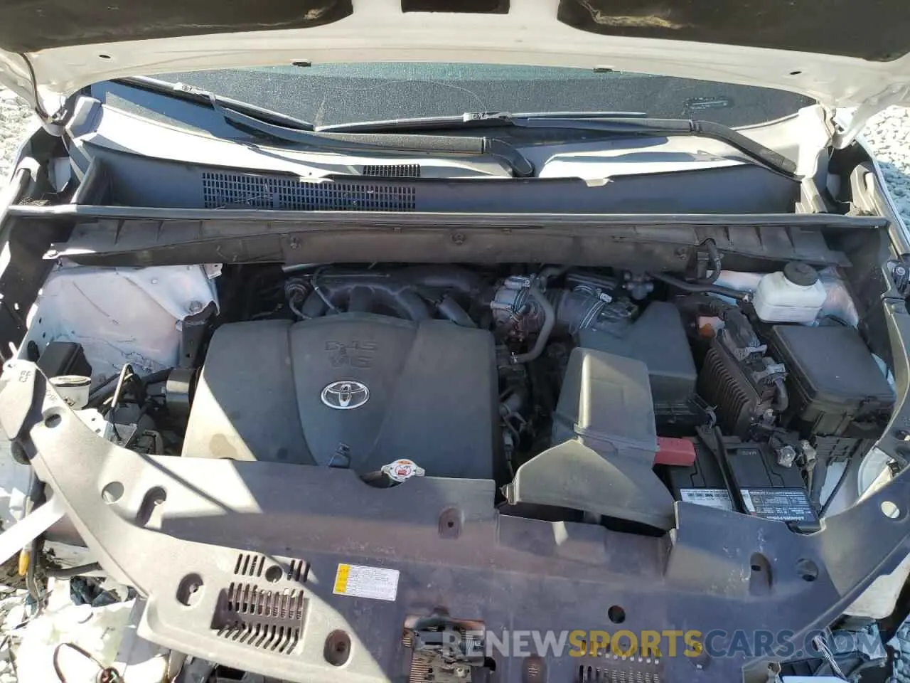 13 Photograph of a damaged car 5TDJZRFH5KS607037 TOYOTA HIGHLANDER 2019