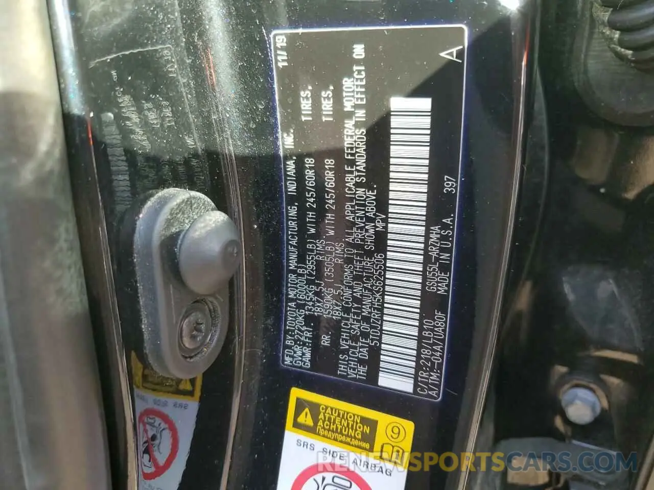 13 Photograph of a damaged car 5TDJZRFH5KS625506 TOYOTA HIGHLANDER 2019