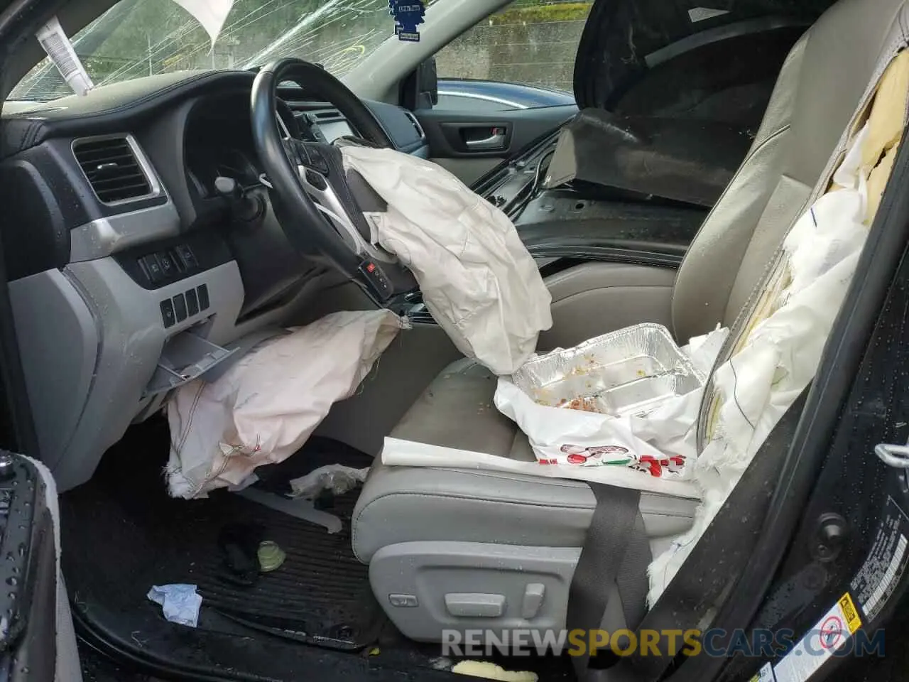 7 Photograph of a damaged car 5TDJZRFH5KS625506 TOYOTA HIGHLANDER 2019