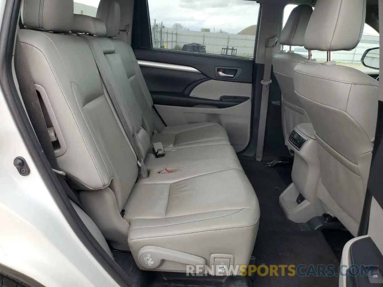 11 Фотография поврежденного автомобиля 5TDJZRFH5KS625795 TOYOTA HIGHLANDER 2019
