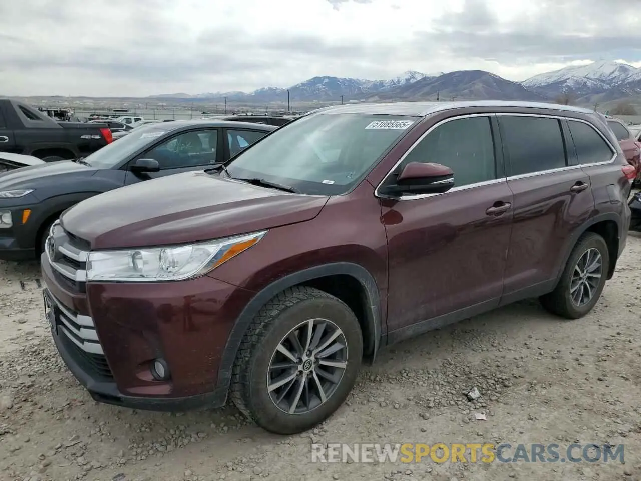 1 Photograph of a damaged car 5TDJZRFH5KS930410 TOYOTA HIGHLANDER 2019