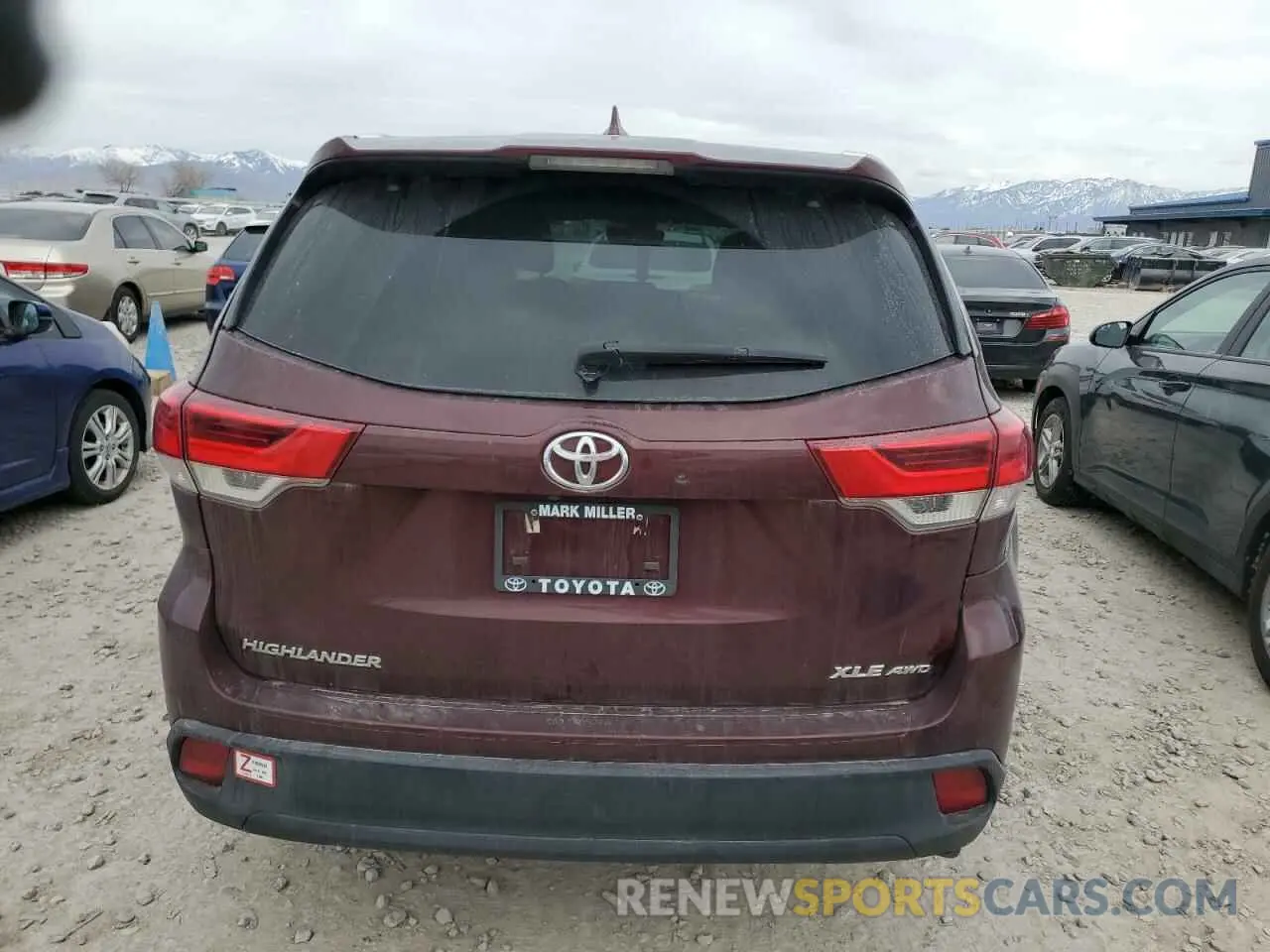 6 Photograph of a damaged car 5TDJZRFH5KS930410 TOYOTA HIGHLANDER 2019