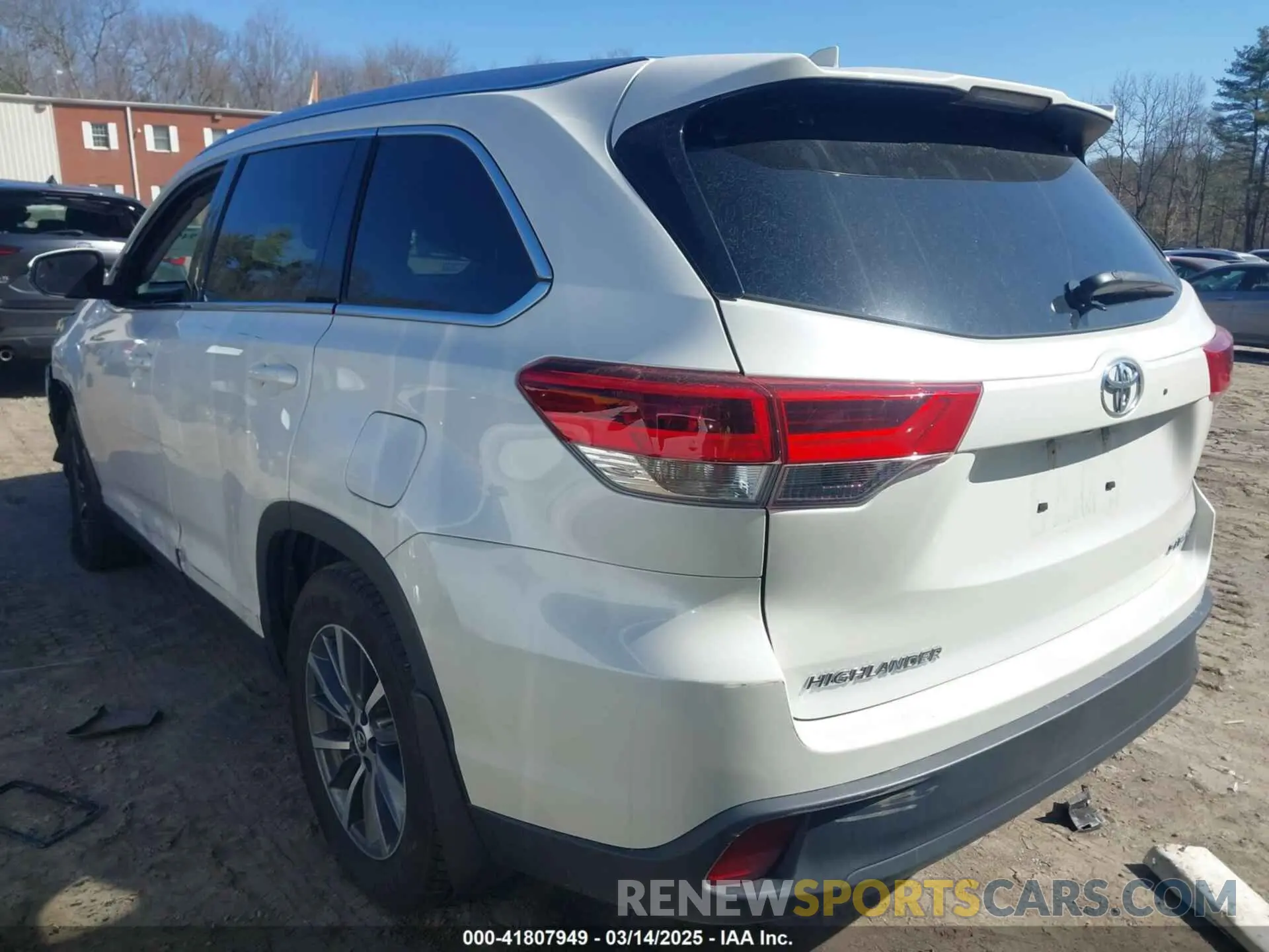 3 Фотография поврежденного автомобиля 5TDJZRFH5KS933386 TOYOTA HIGHLANDER 2019