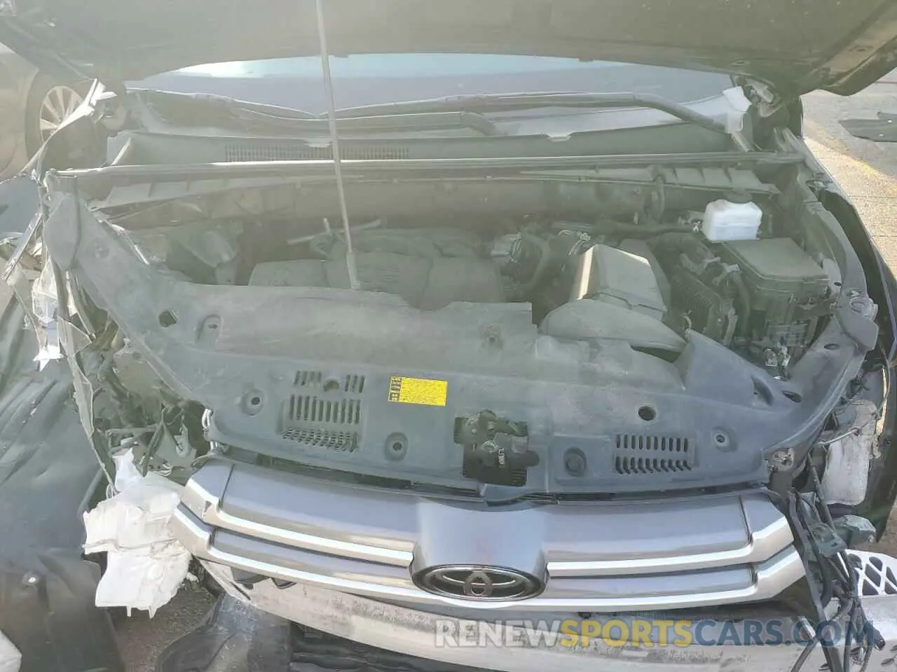 12 Photograph of a damaged car 5TDJZRFH6KS591205 TOYOTA HIGHLANDER 2019