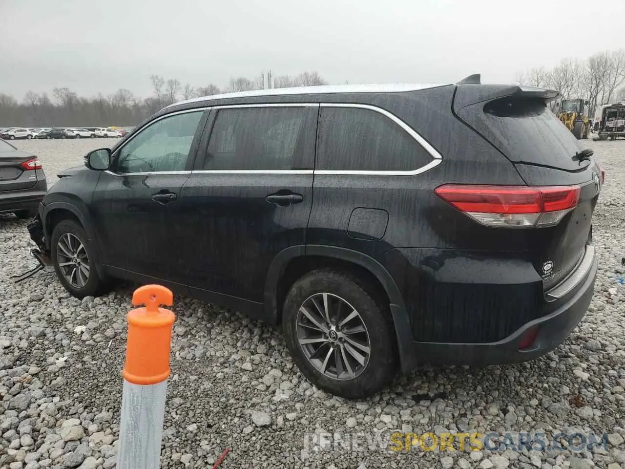 2 Photograph of a damaged car 5TDJZRFH6KS594556 TOYOTA HIGHLANDER 2019