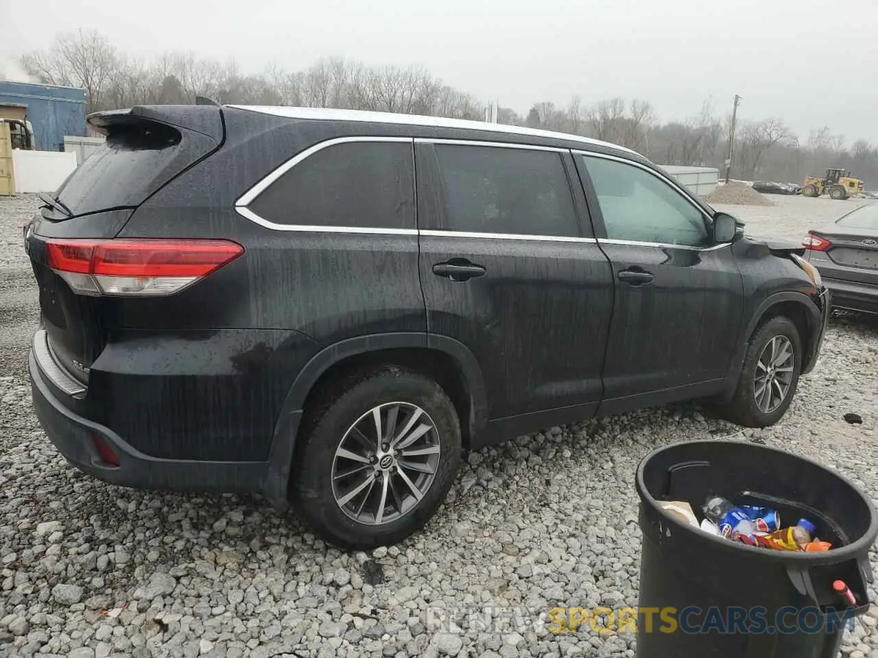 3 Photograph of a damaged car 5TDJZRFH6KS594556 TOYOTA HIGHLANDER 2019