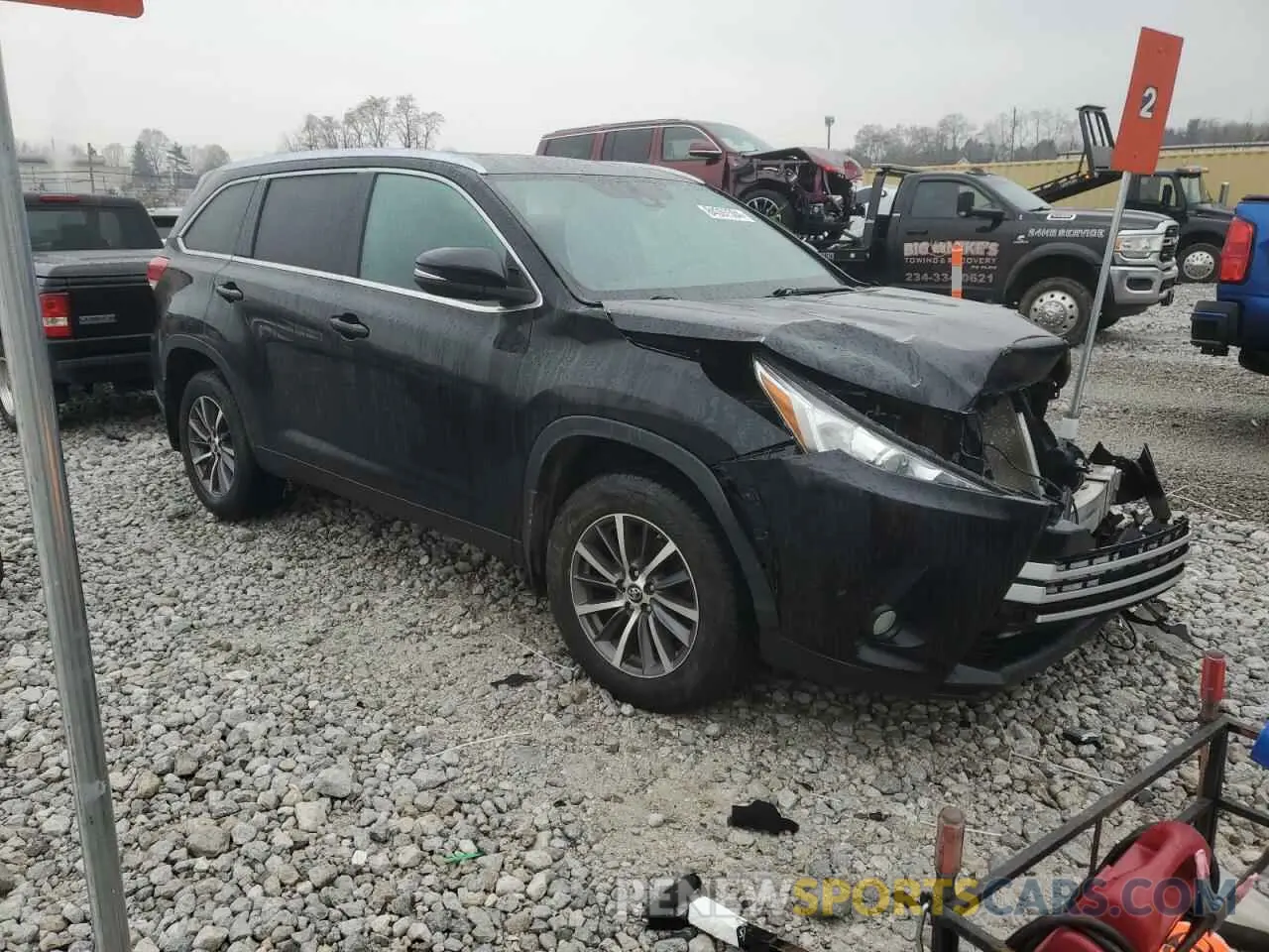4 Photograph of a damaged car 5TDJZRFH6KS594556 TOYOTA HIGHLANDER 2019
