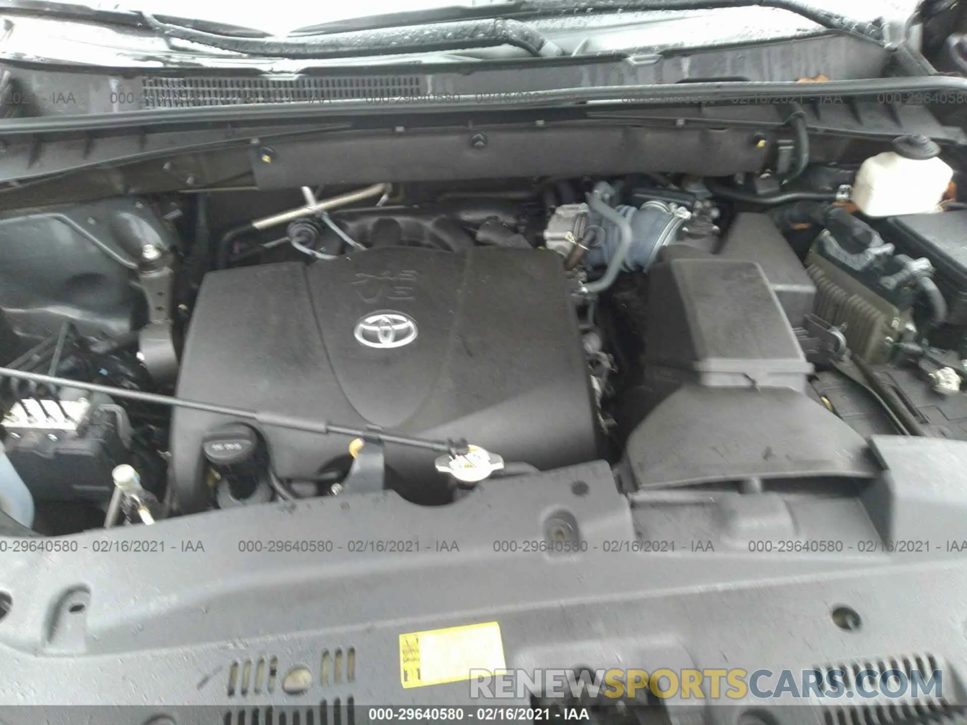 10 Photograph of a damaged car 5TDJZRFH6KS597165 TOYOTA HIGHLANDER 2019