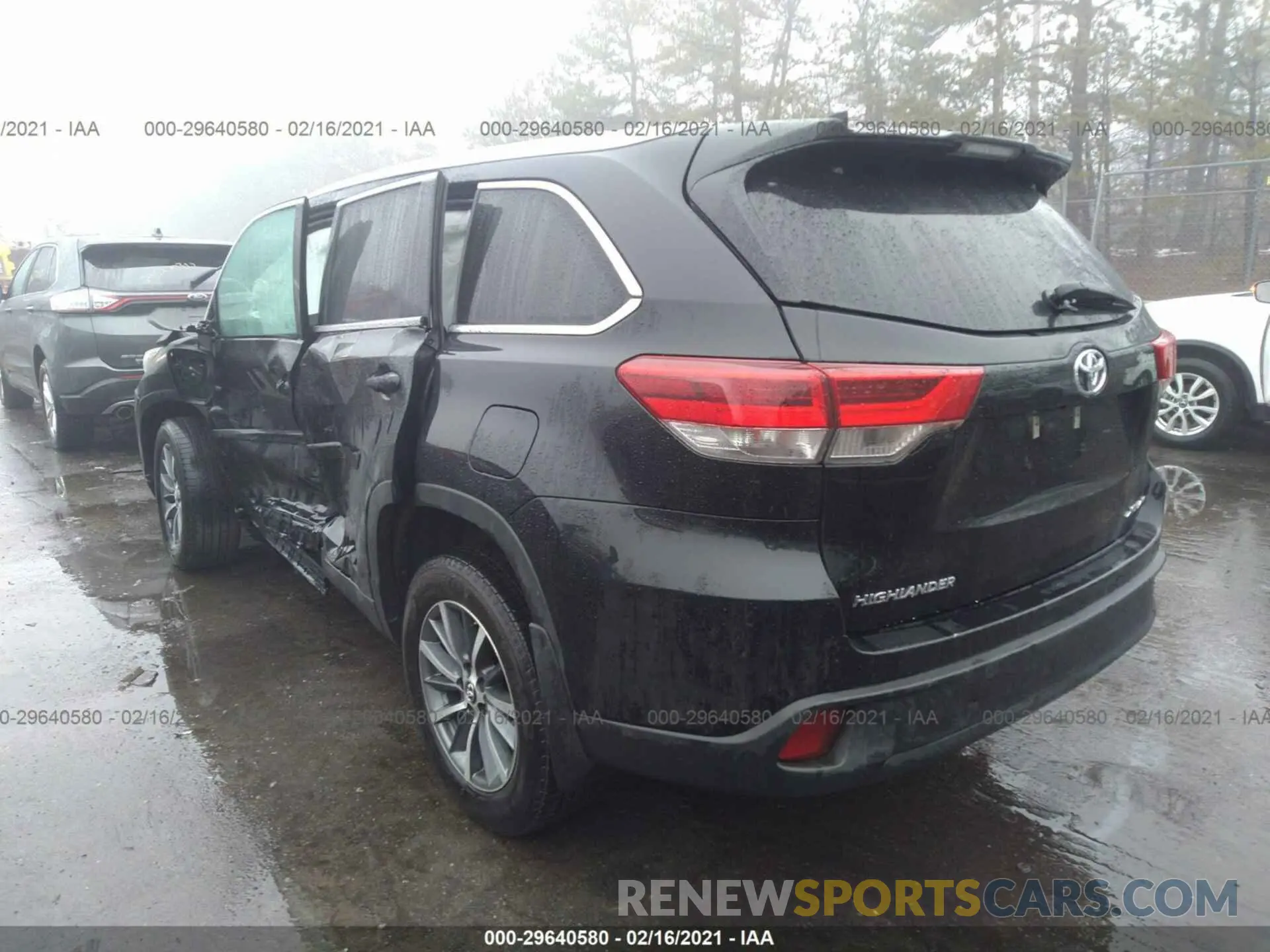 3 Photograph of a damaged car 5TDJZRFH6KS597165 TOYOTA HIGHLANDER 2019