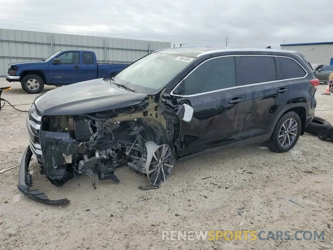 1 Photograph of a damaged car 5TDJZRFH6KS600792 TOYOTA HIGHLANDER 2019
