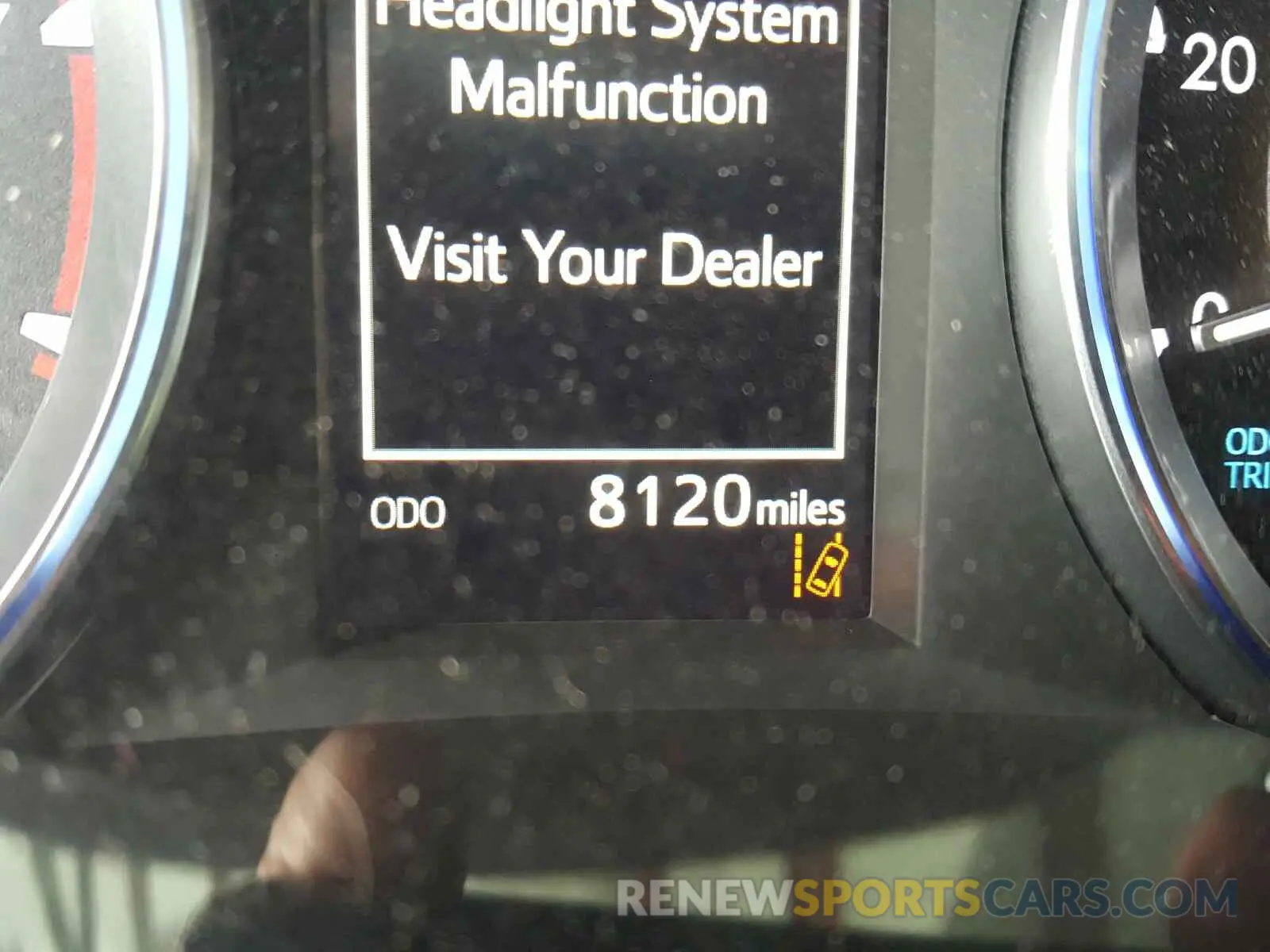 8 Photograph of a damaged car 5TDJZRFH6KS618399 TOYOTA HIGHLANDER 2019