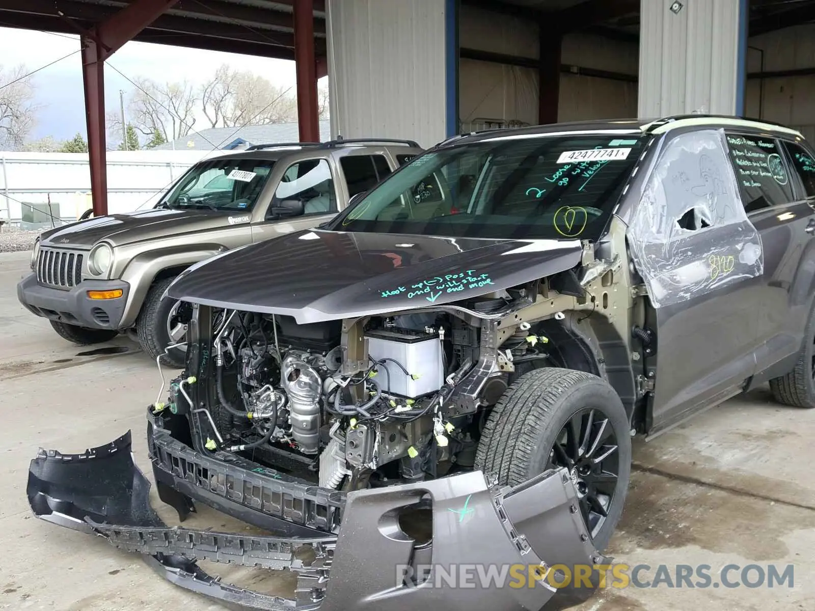9 Photograph of a damaged car 5TDJZRFH6KS618399 TOYOTA HIGHLANDER 2019