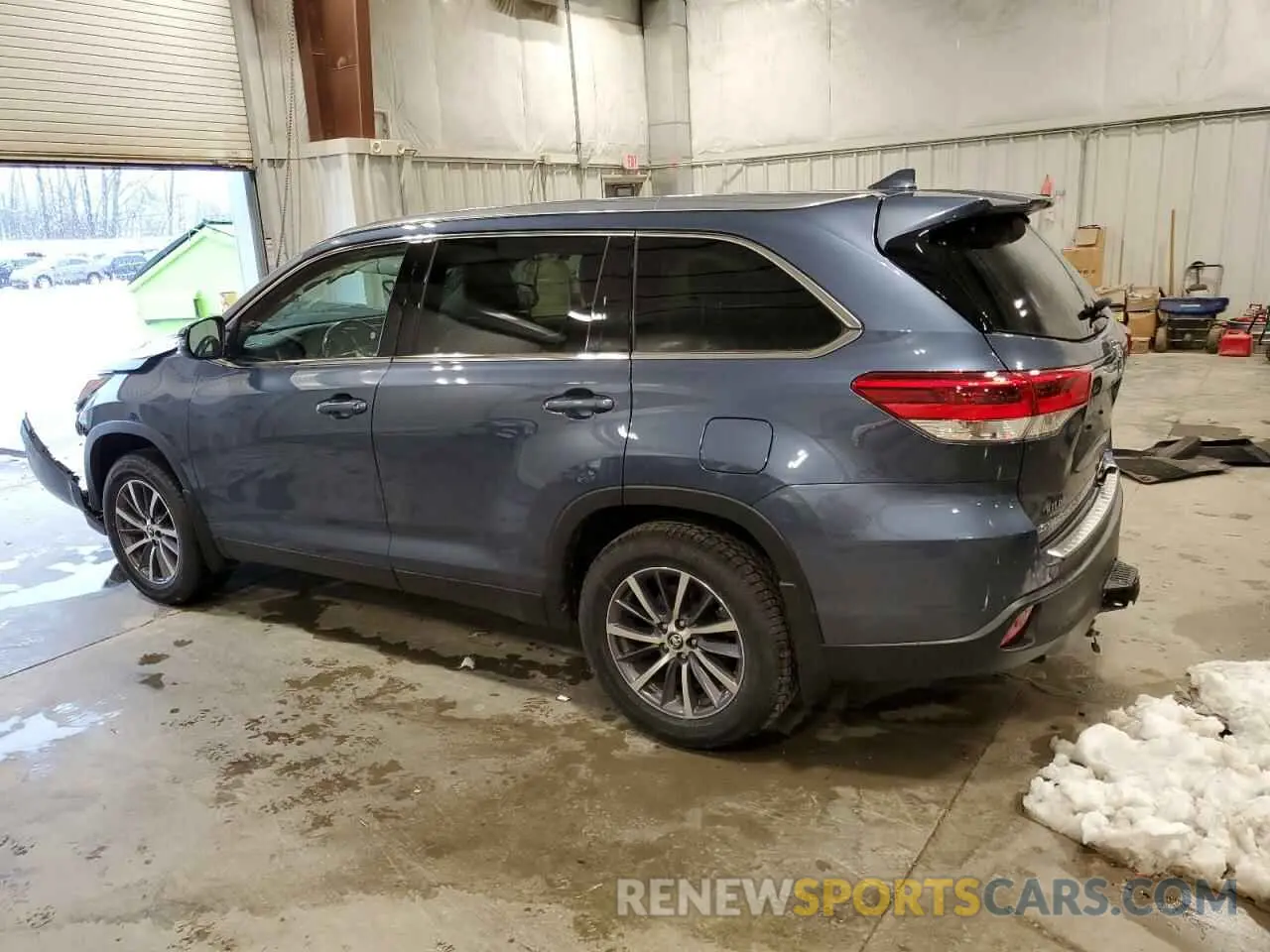 2 Photograph of a damaged car 5TDJZRFH6KS998554 TOYOTA HIGHLANDER 2019