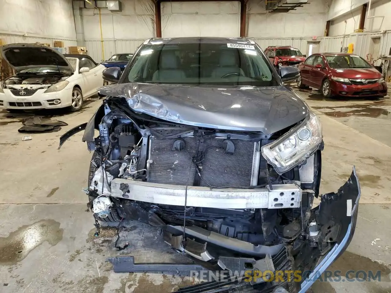 5 Photograph of a damaged car 5TDJZRFH6KS998554 TOYOTA HIGHLANDER 2019