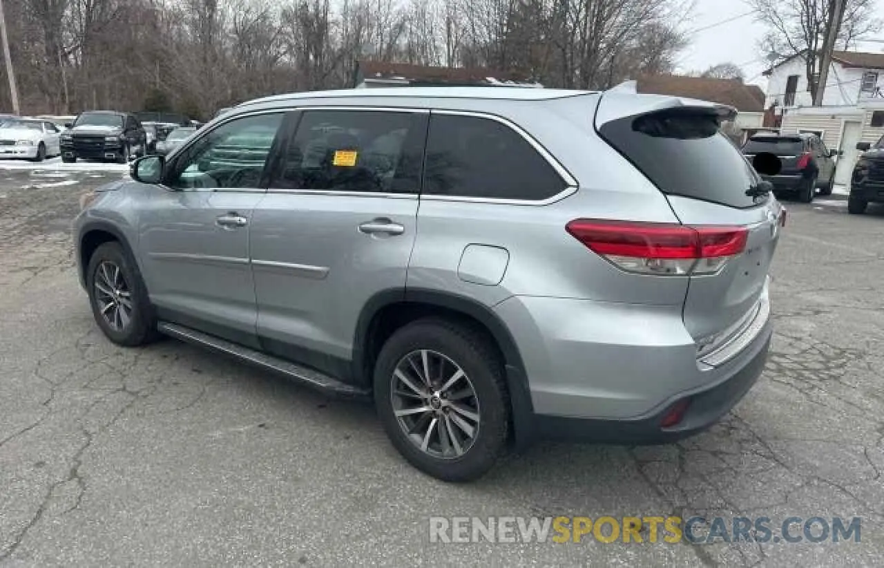 3 Photograph of a damaged car 5TDJZRFH7KS565678 TOYOTA HIGHLANDER 2019