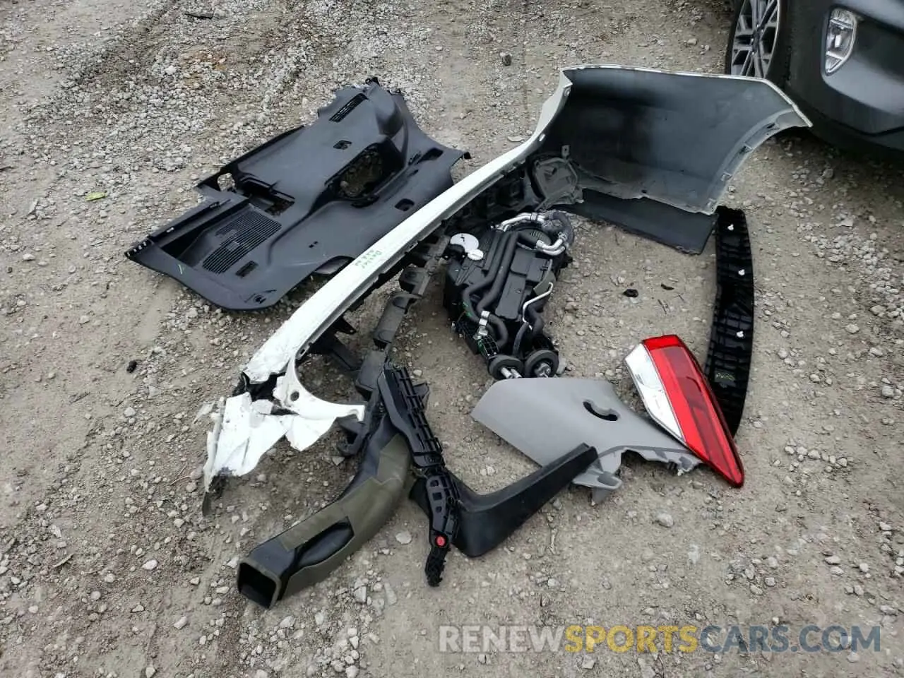 13 Photograph of a damaged car 5TDJZRFH7KS573733 TOYOTA HIGHLANDER 2019