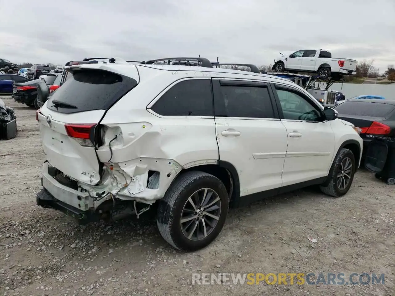3 Photograph of a damaged car 5TDJZRFH7KS573733 TOYOTA HIGHLANDER 2019