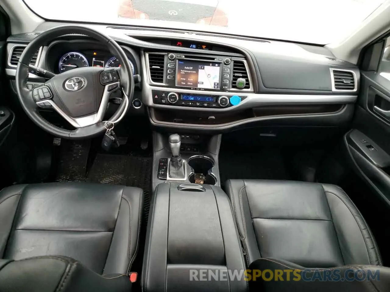 8 Photograph of a damaged car 5TDJZRFH7KS573733 TOYOTA HIGHLANDER 2019