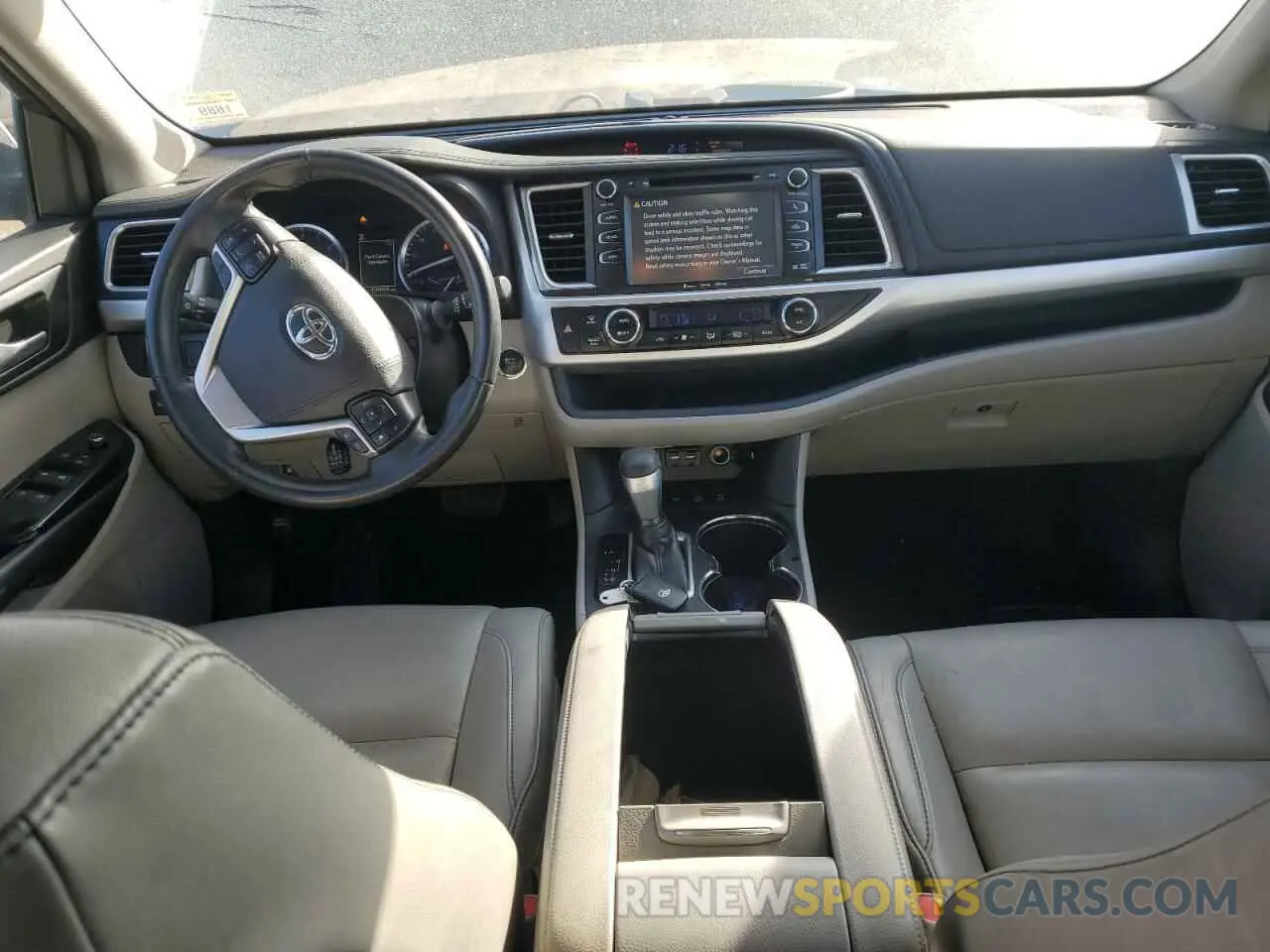 8 Photograph of a damaged car 5TDJZRFH7KS583579 TOYOTA HIGHLANDER 2019